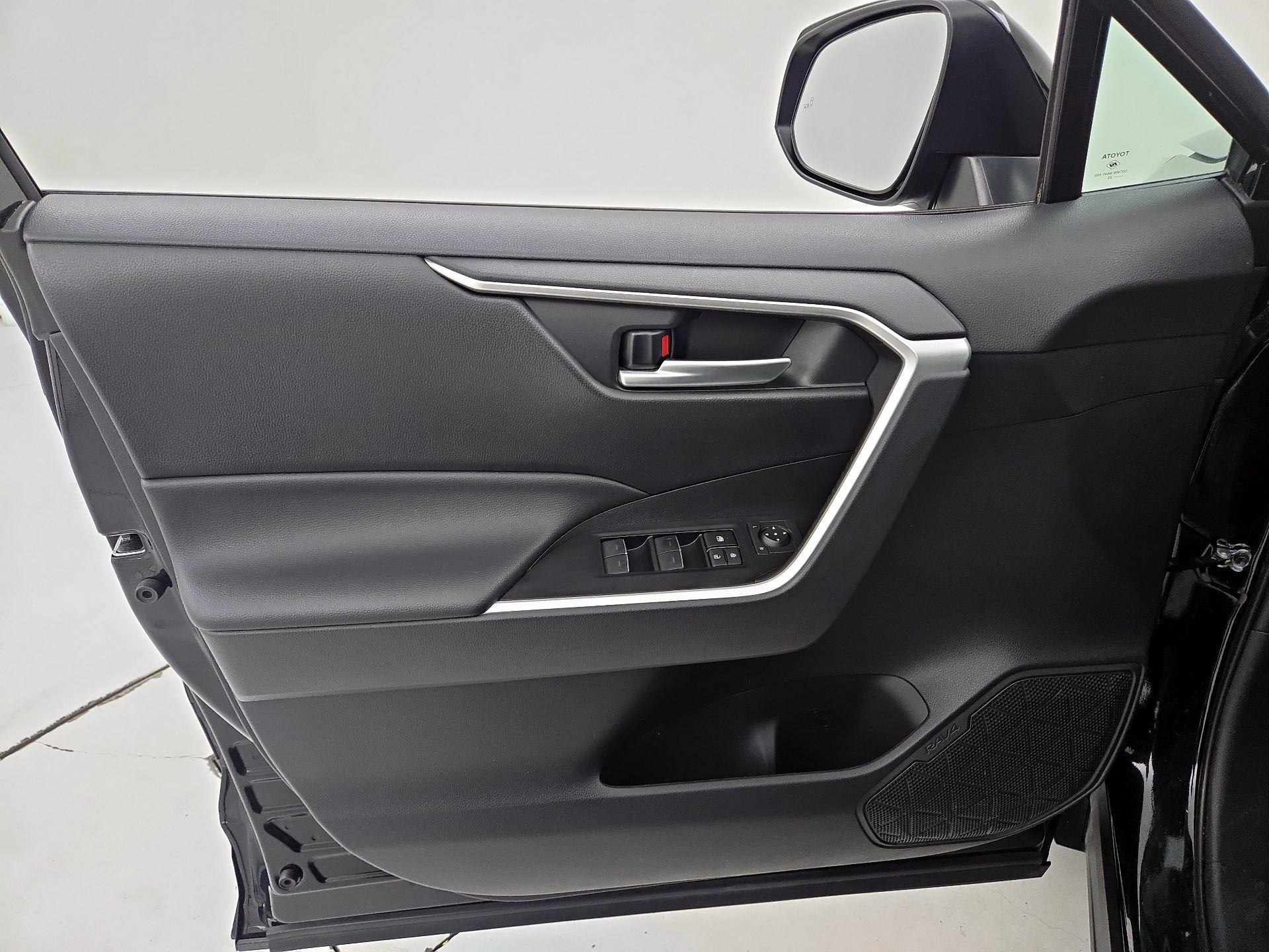 Thumbnail: 2023 Toyota RAV4 - 12