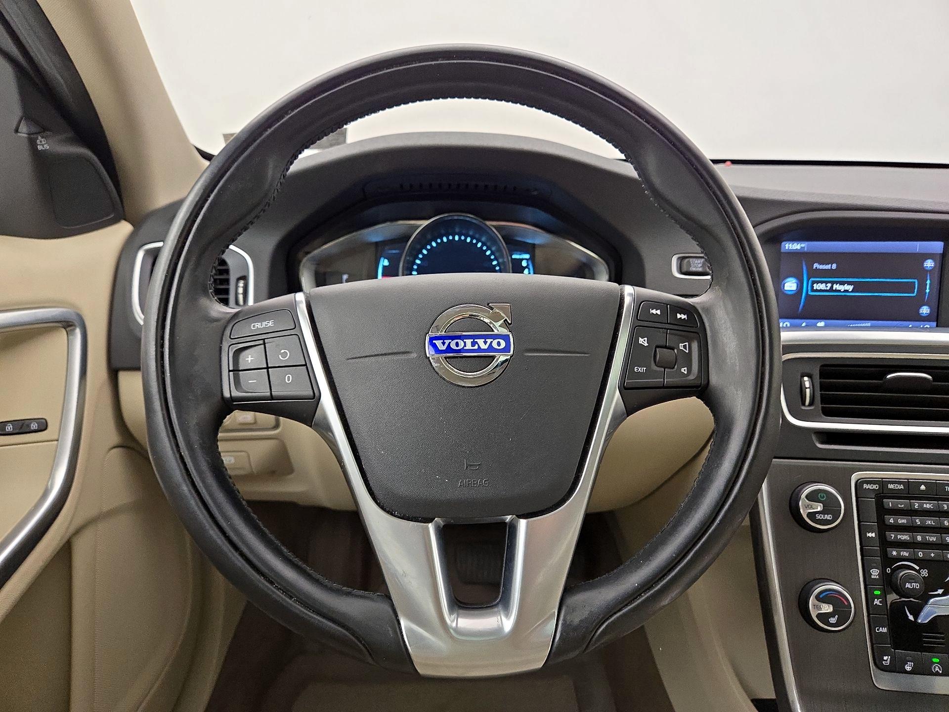 Thumbnail: 2015 Volvo S60 - 10