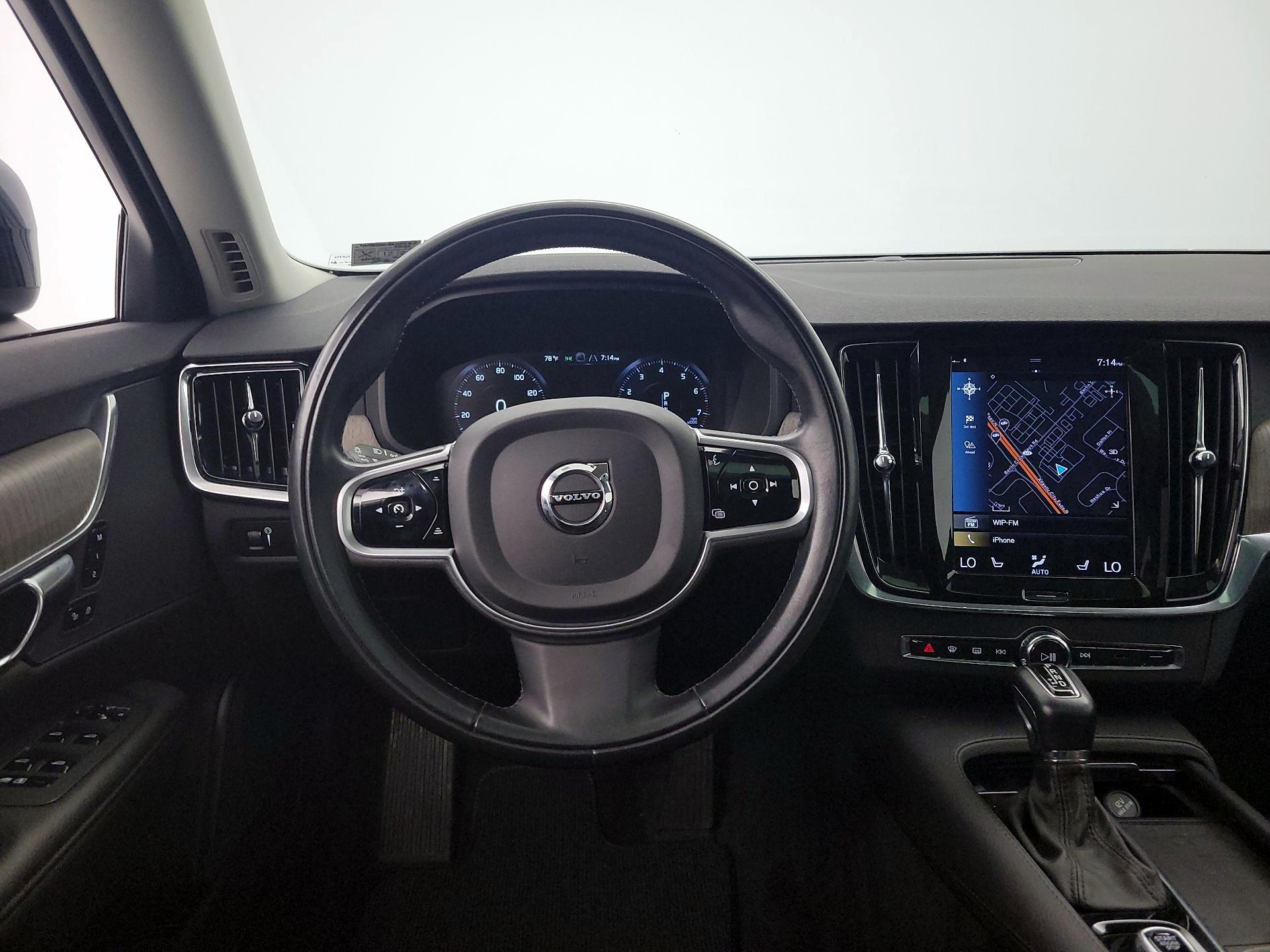 Thumbnail: 2021 Volvo S90 - 10