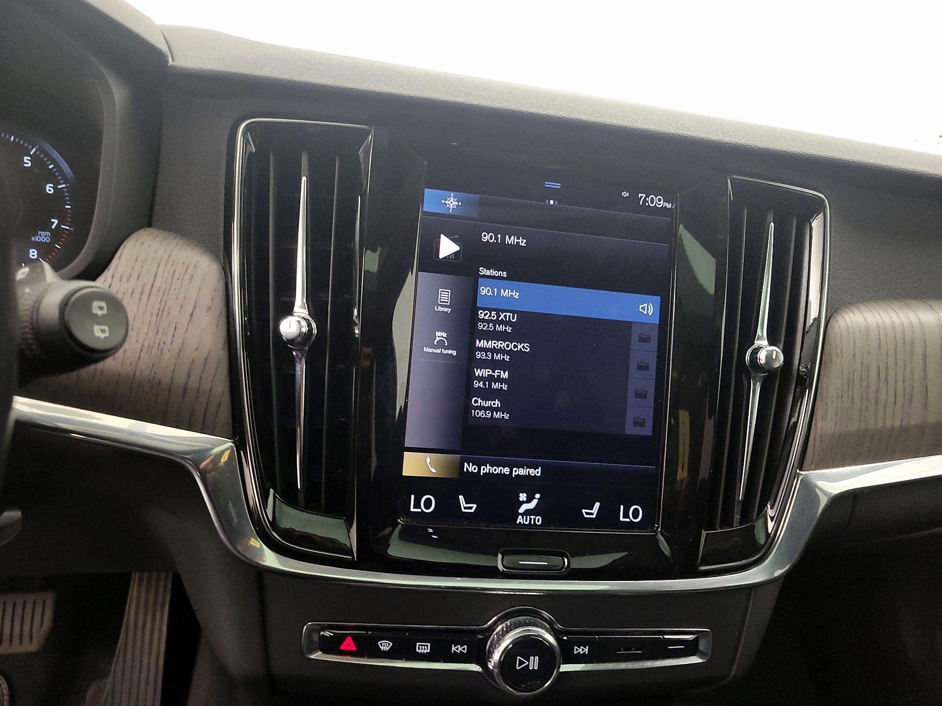 Thumbnail: 2021 Volvo S90 - 16