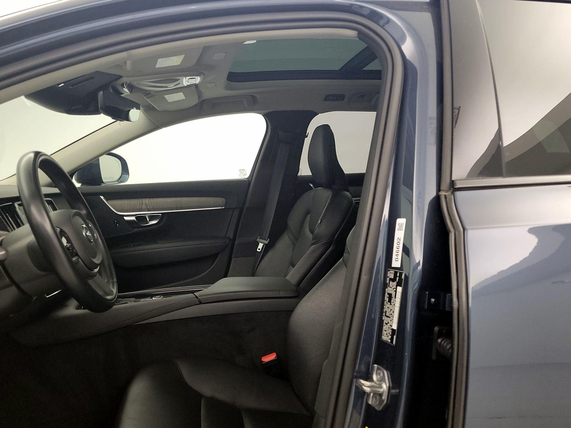 Thumbnail: 2021 Volvo S90 - 20