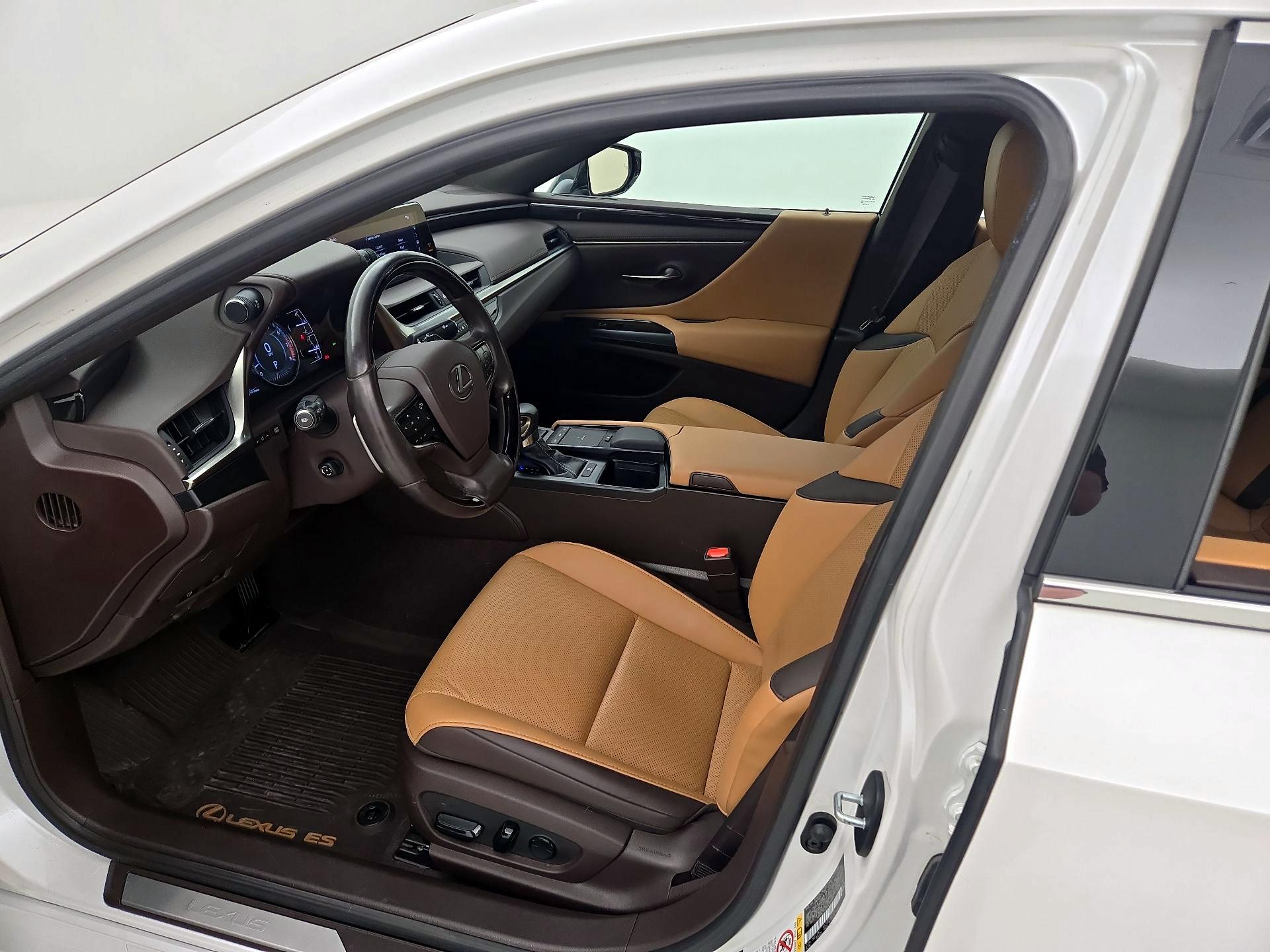 Thumbnail: 2019 Lexus ES - 11