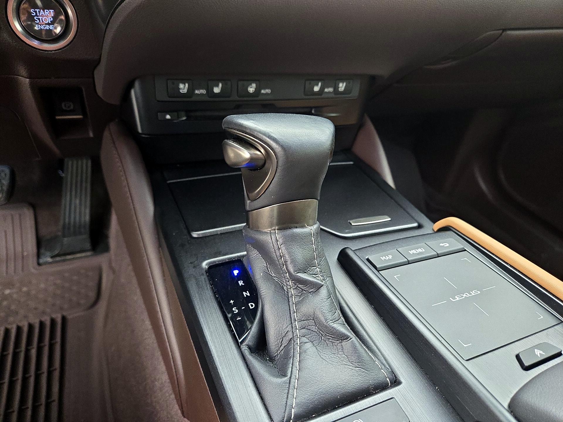 Thumbnail: 2019 Lexus ES - 17
