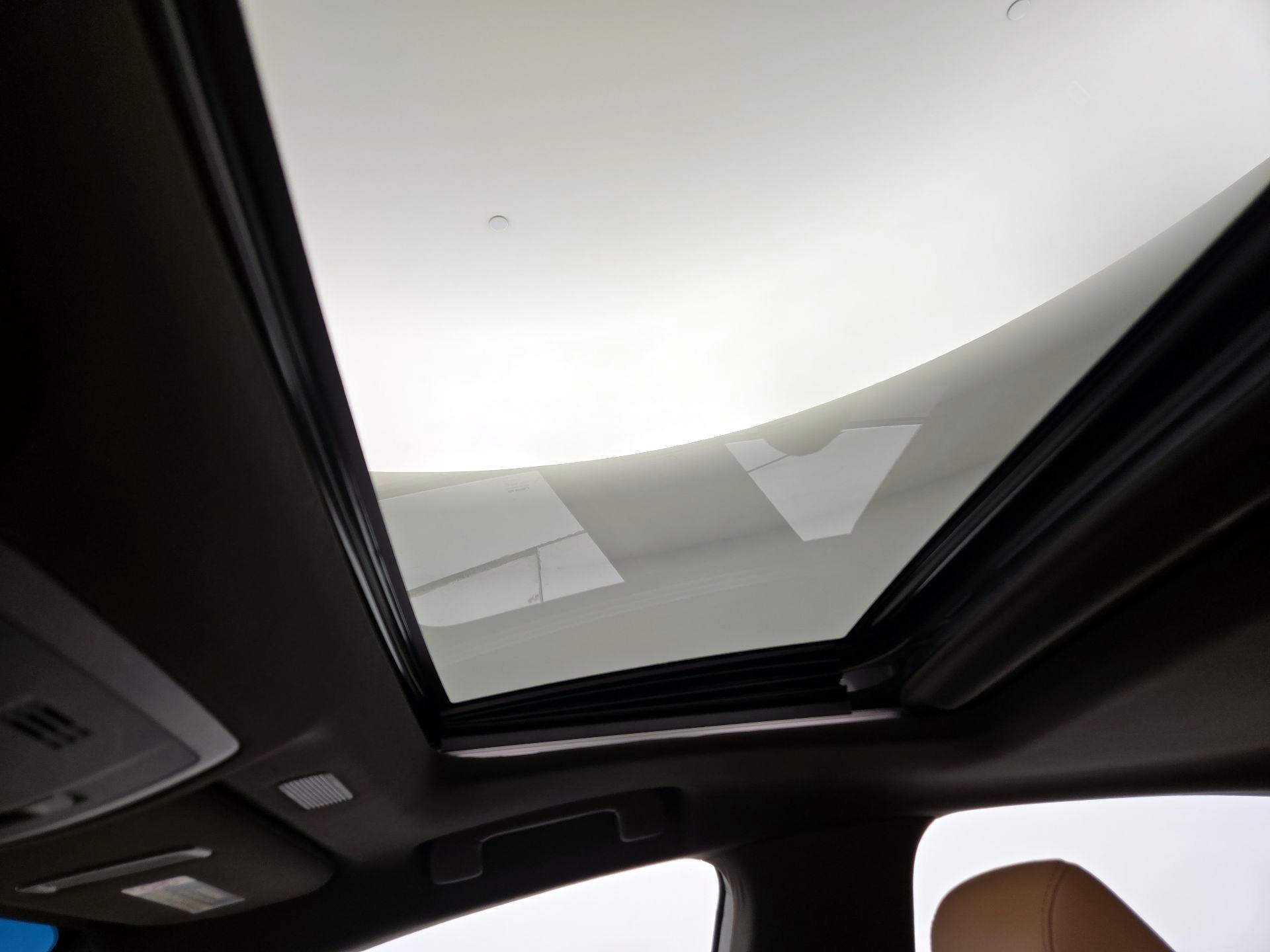 Thumbnail: 2019 Lexus ES - 19