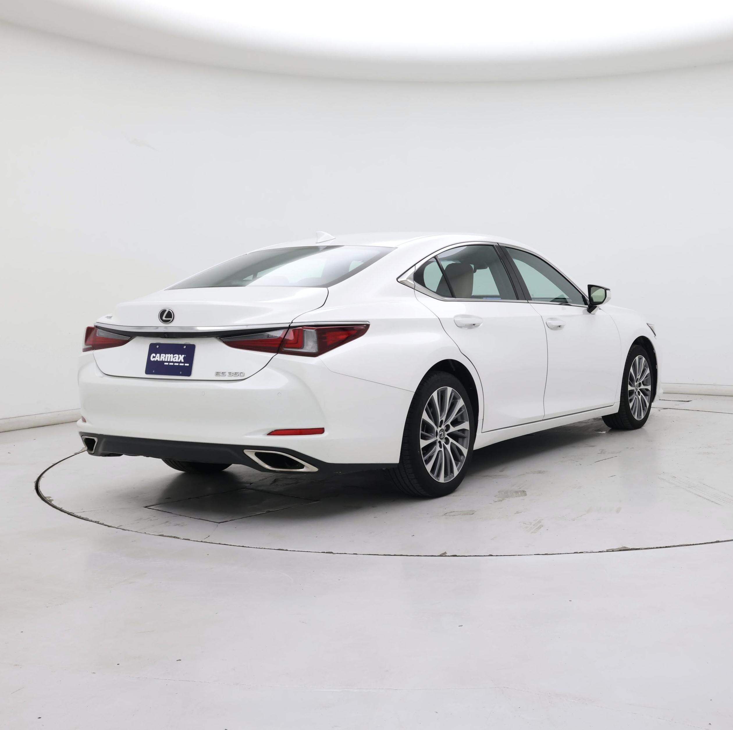 Thumbnail: 2019 Lexus ES - 8