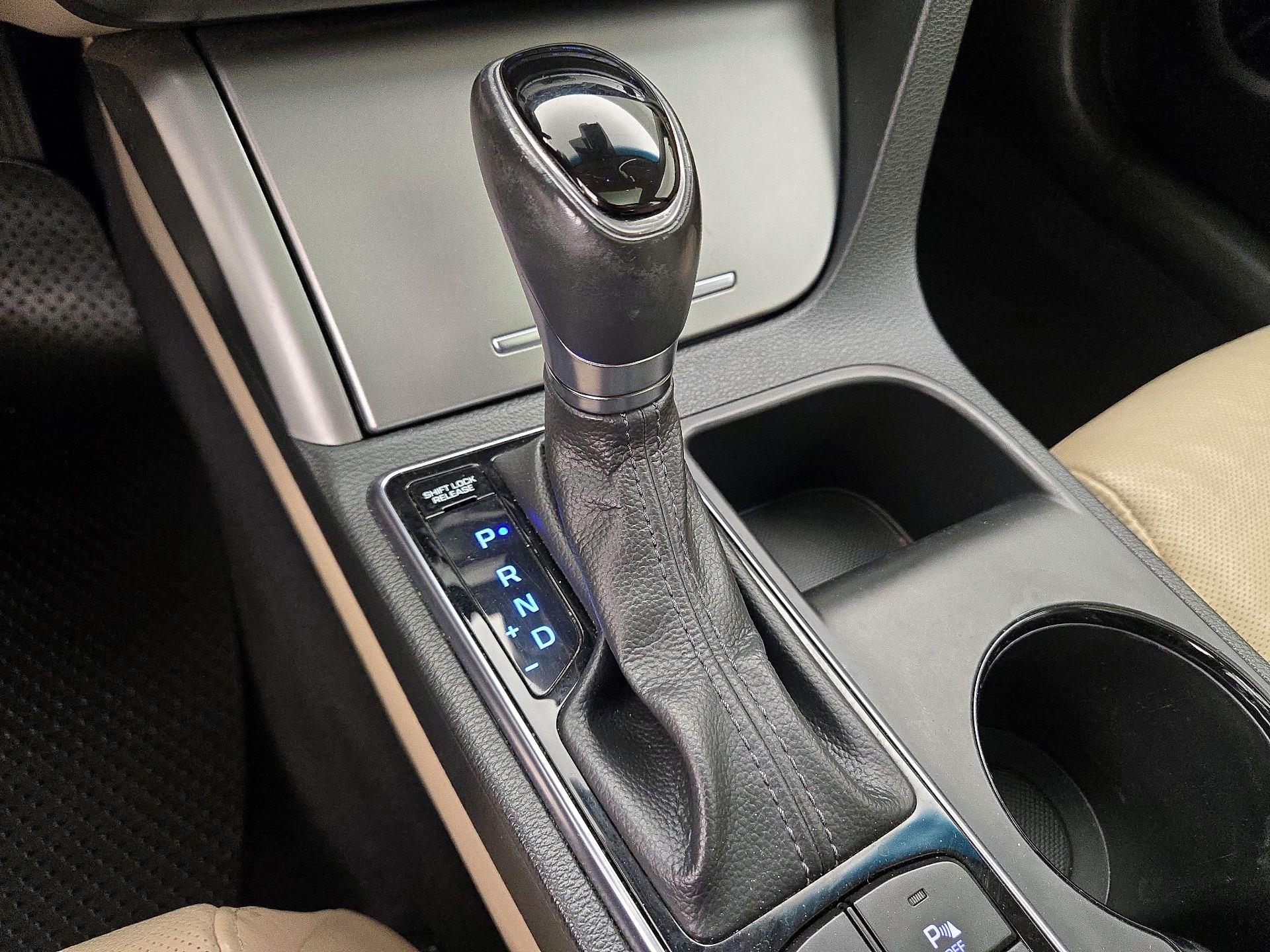 Thumbnail: 2015 Hyundai Sonata - 18