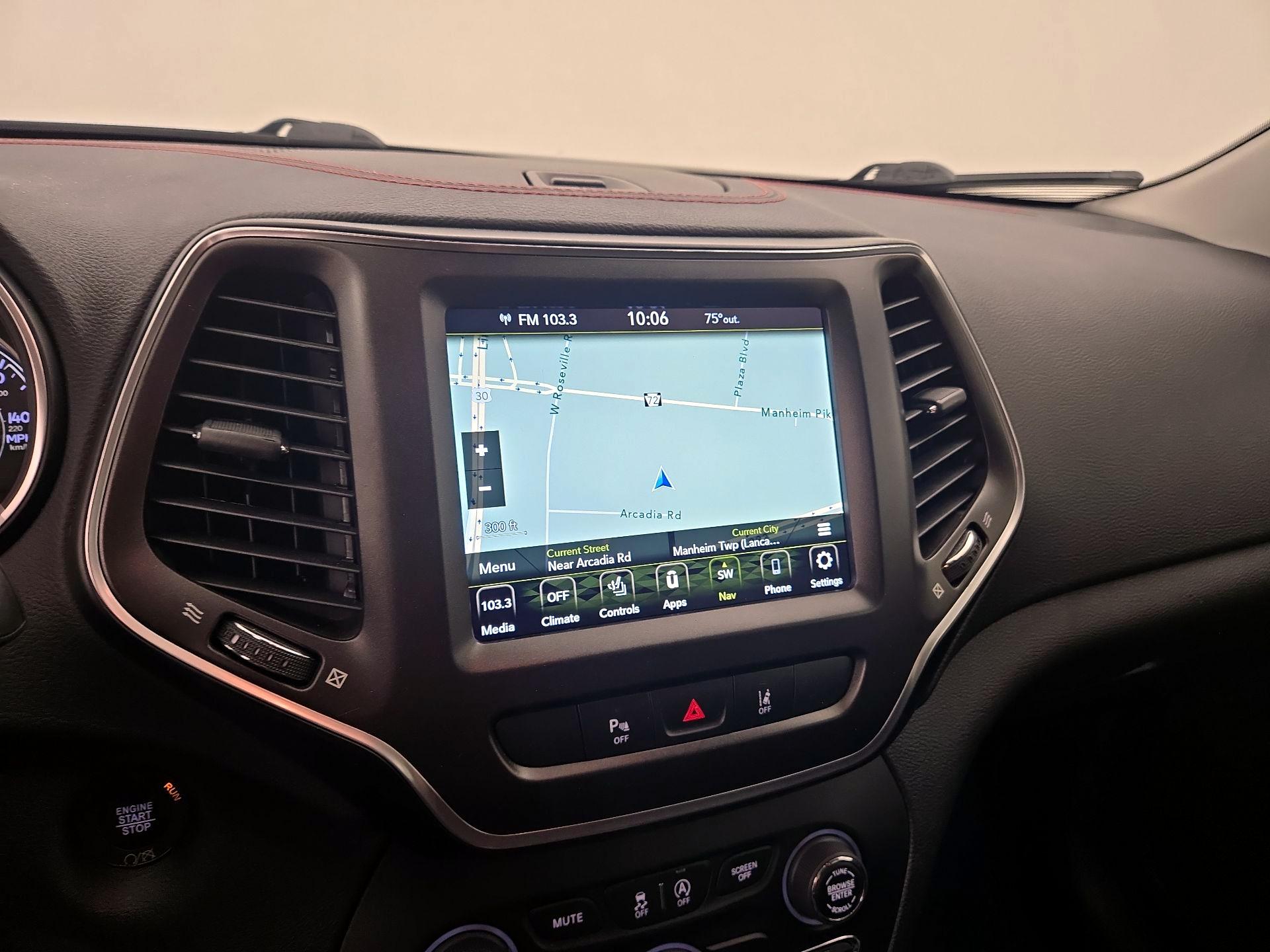 Thumbnail: 2021 Jeep Cherokee - 14