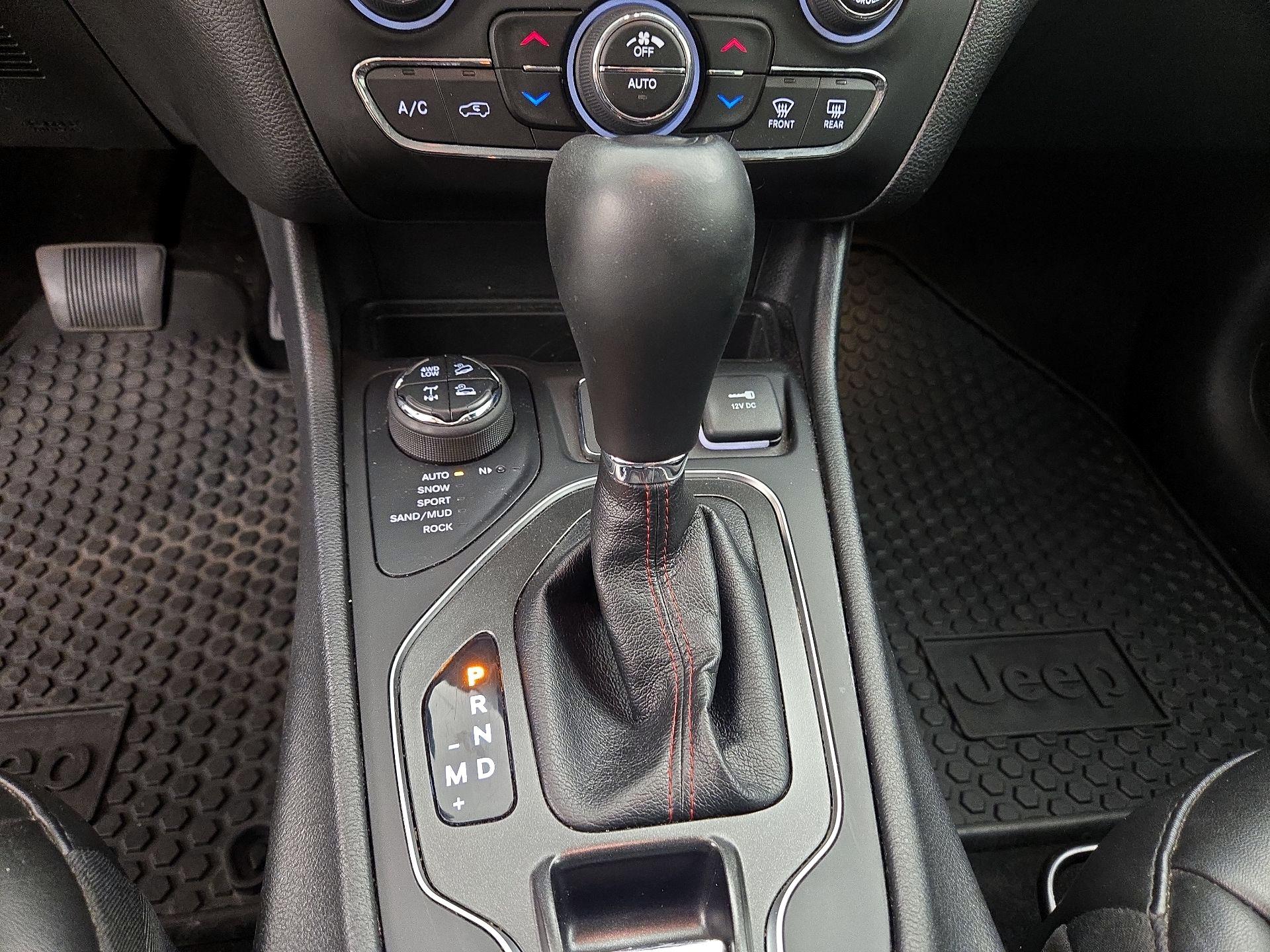 Thumbnail: 2021 Jeep Cherokee - 18