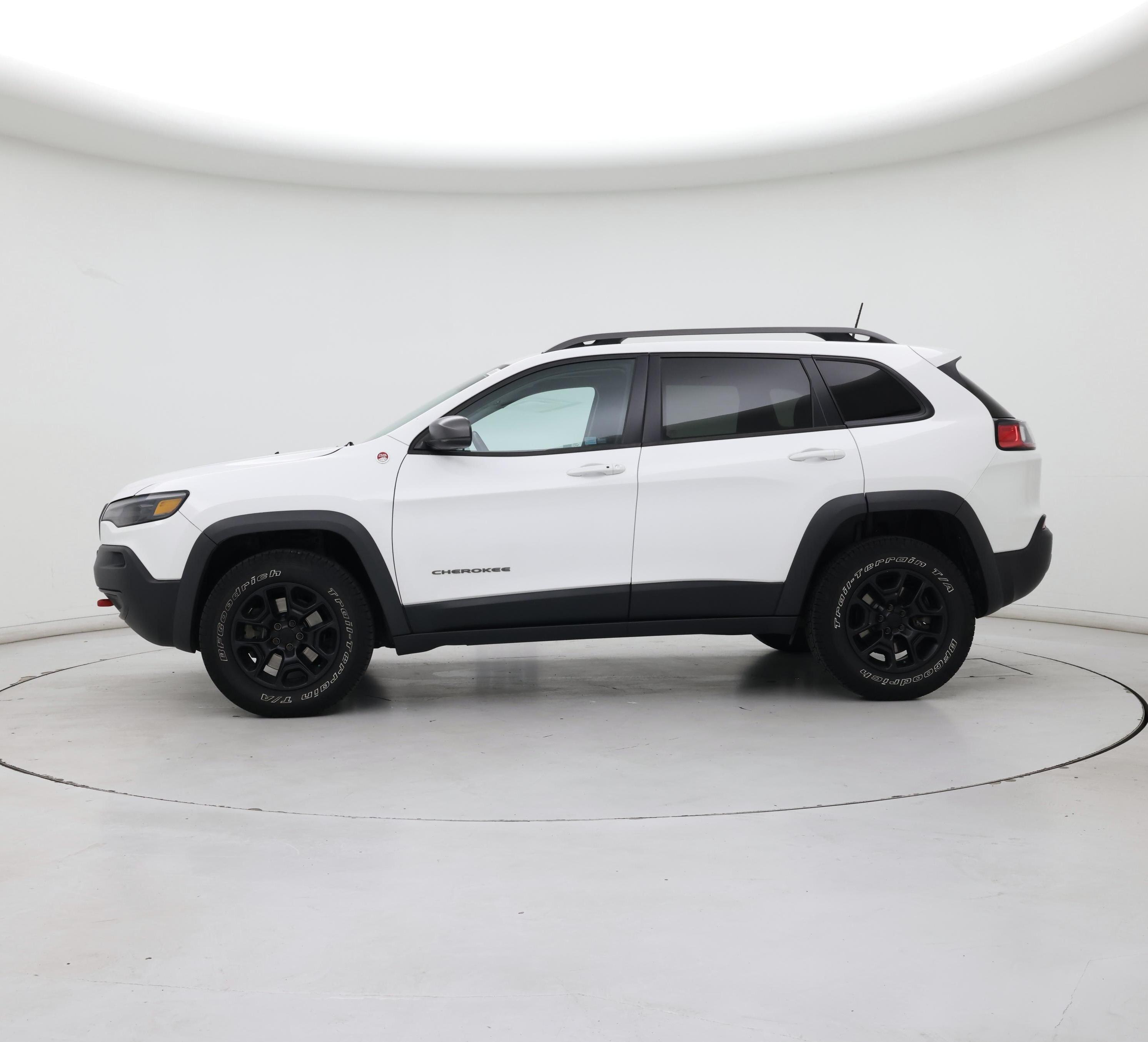 Thumbnail: 2021 Jeep Cherokee - 3