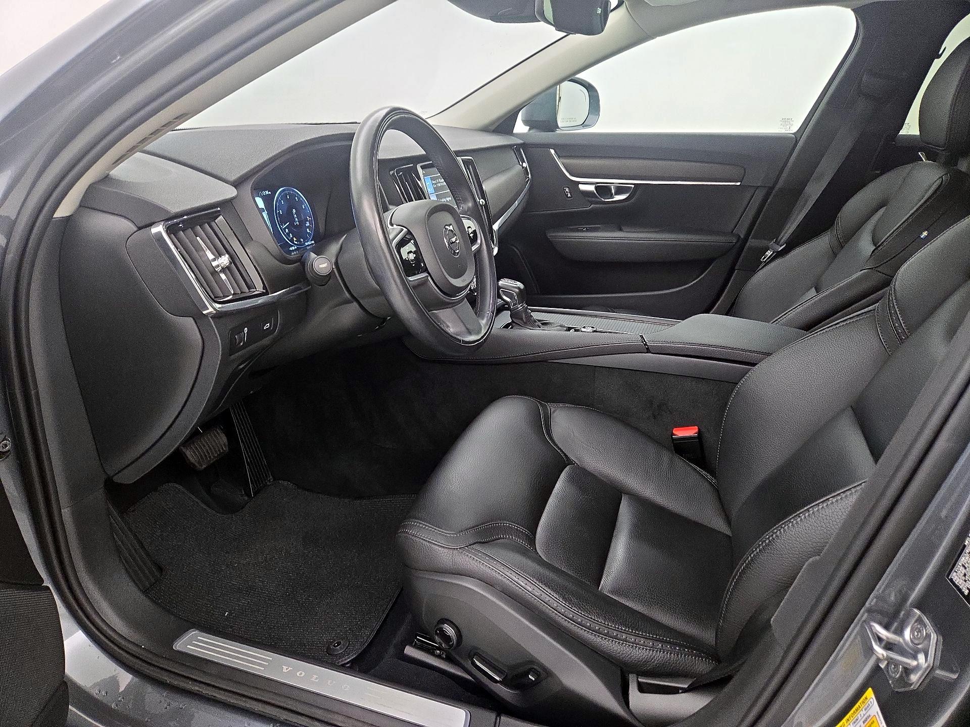 Thumbnail: 2018 Volvo V90 - 11
