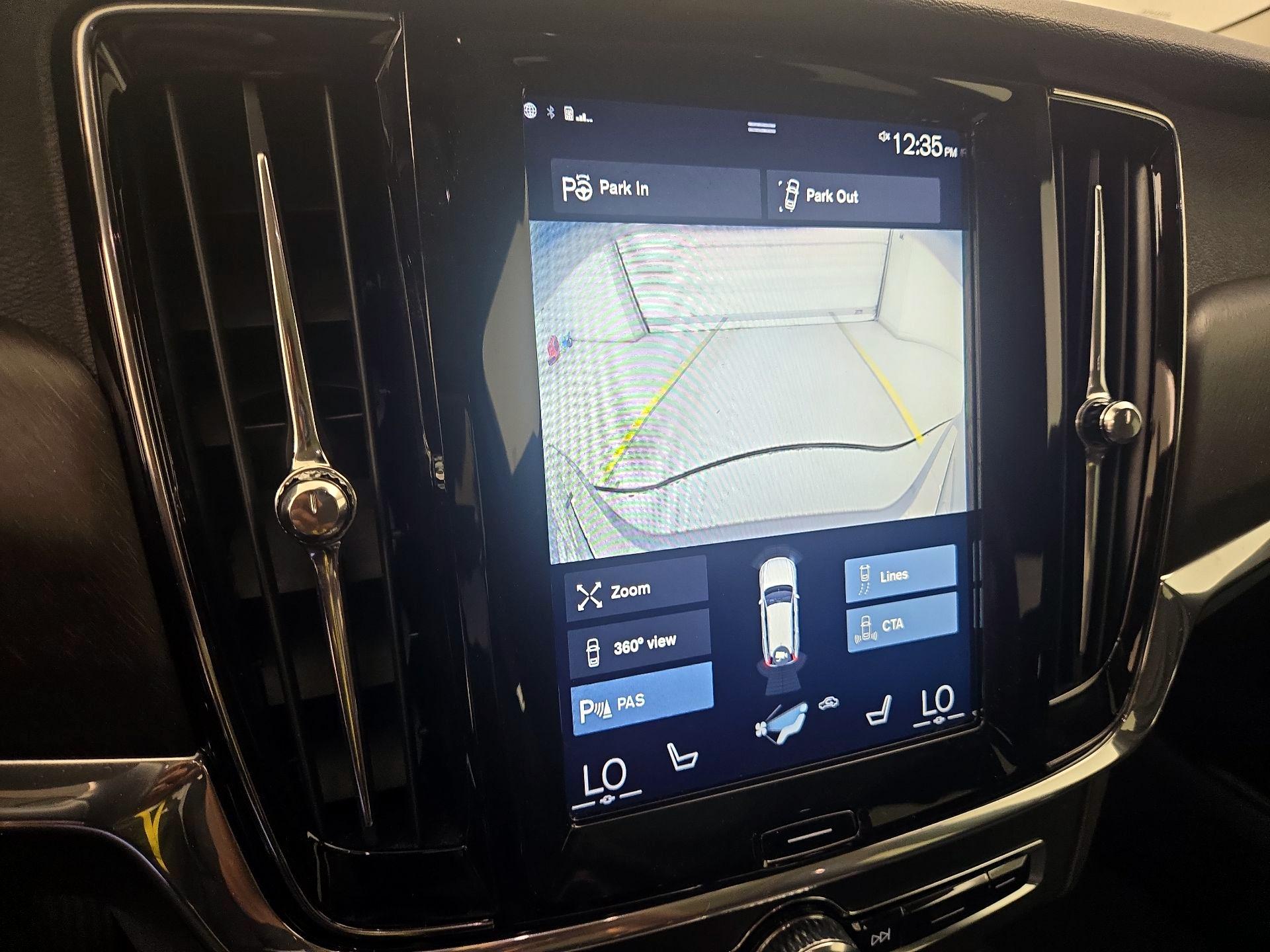 Thumbnail: 2018 Volvo V90 - 14