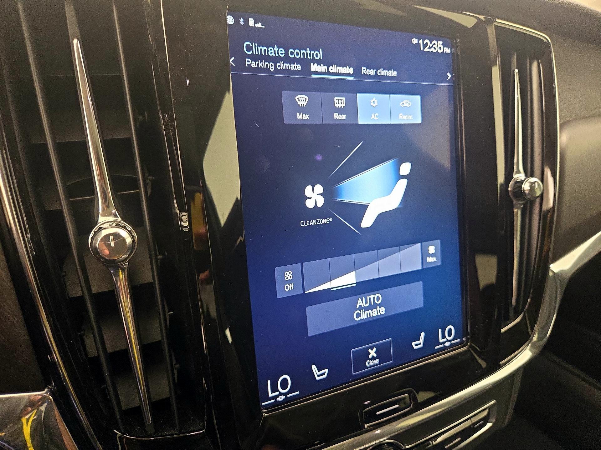Thumbnail: 2018 Volvo V90 - 16