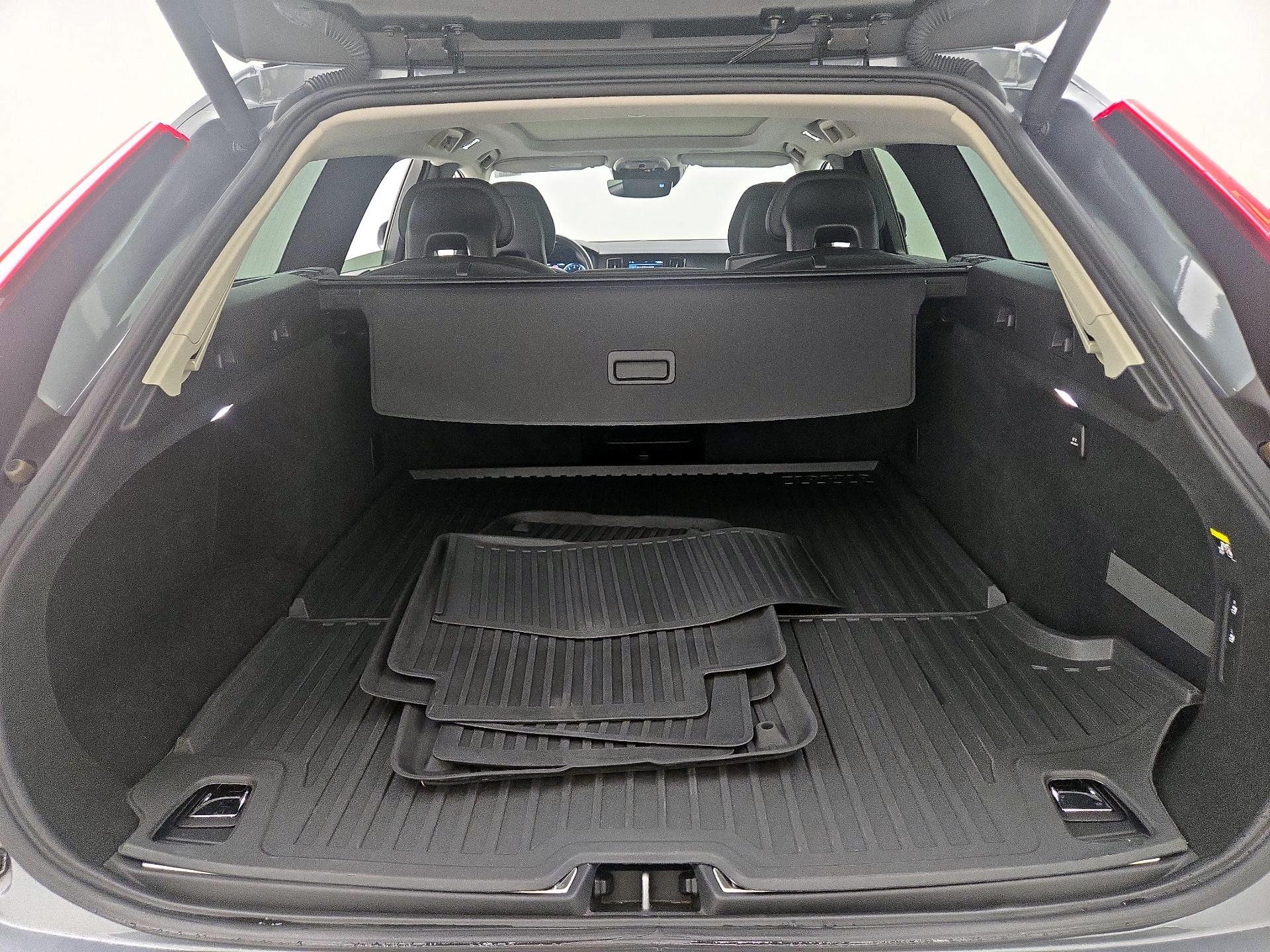 Thumbnail: 2018 Volvo V90 - 20