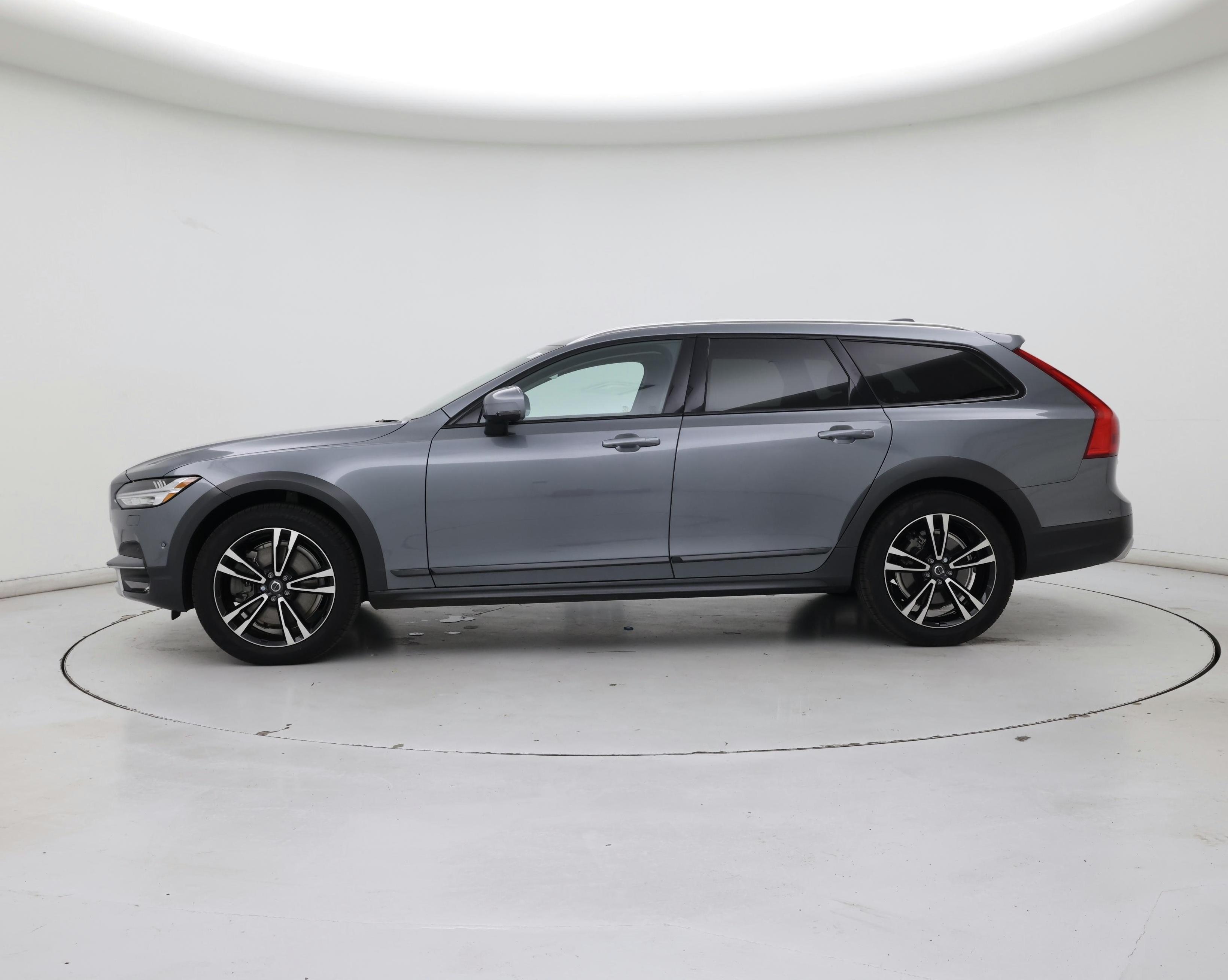 Thumbnail: 2018 Volvo V90 - 3