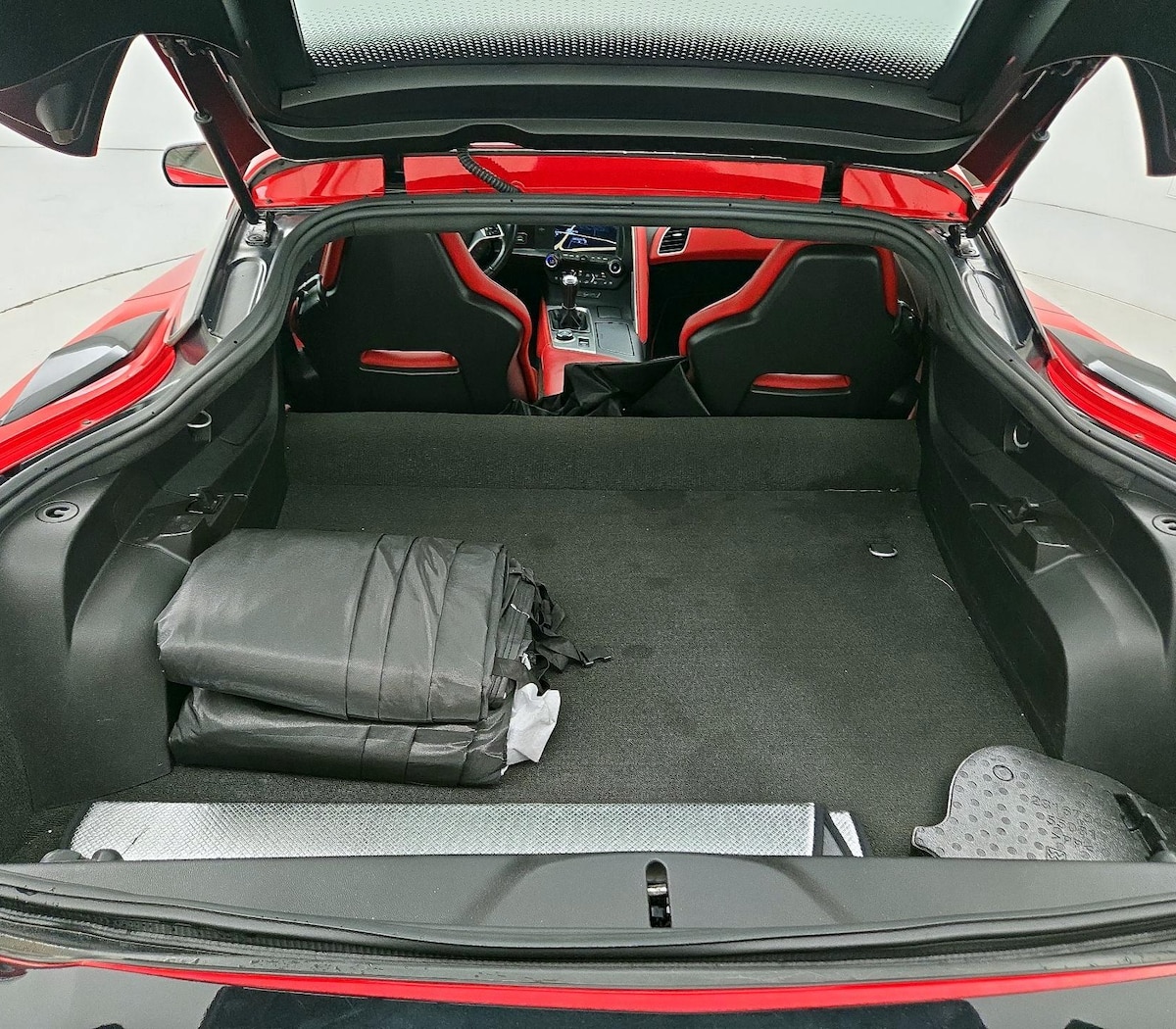 Trunk/Cargo (Seats Up)