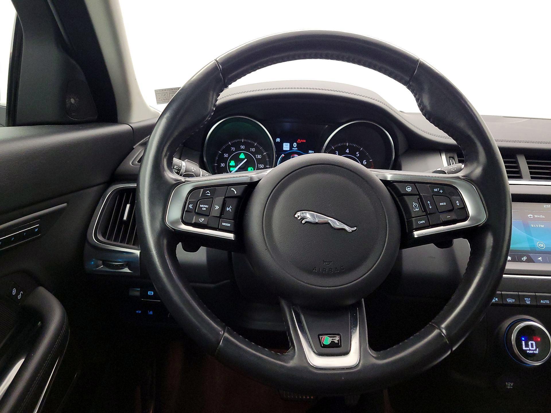 Thumbnail: 2019 Jaguar E-Pace - 10