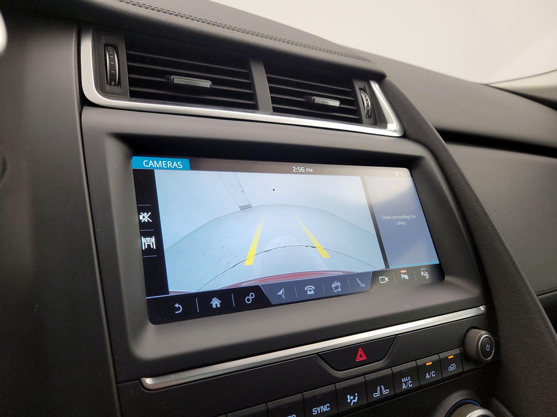 Thumbnail: 2019 Jaguar E-Pace - 15