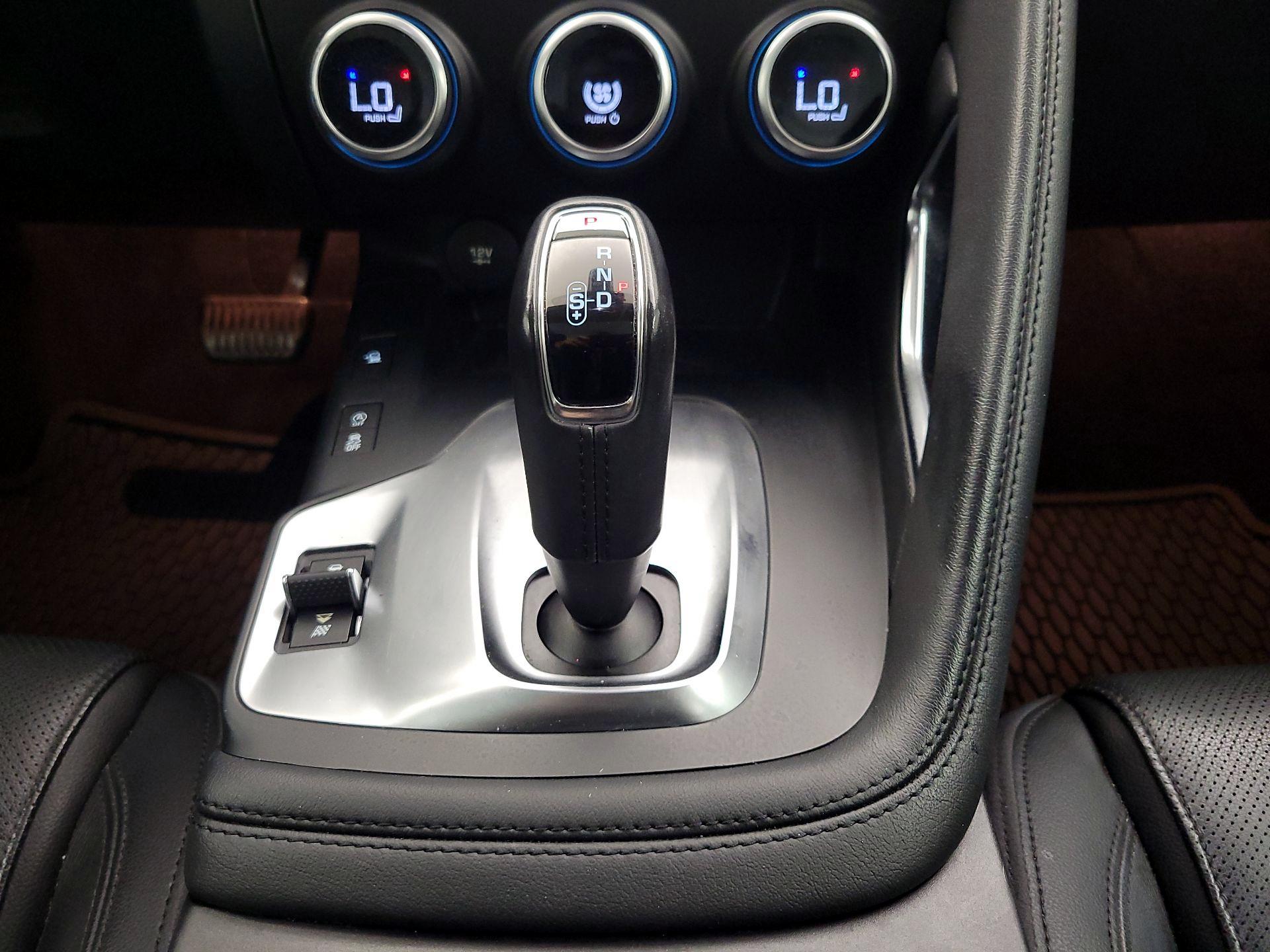 Thumbnail: 2019 Jaguar E-Pace - 18
