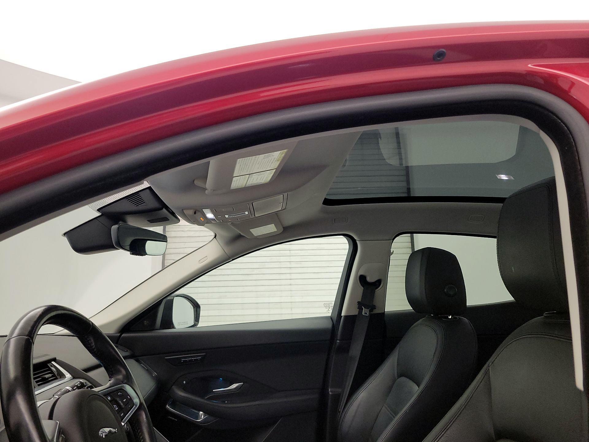 Thumbnail: 2019 Jaguar E-Pace - 19