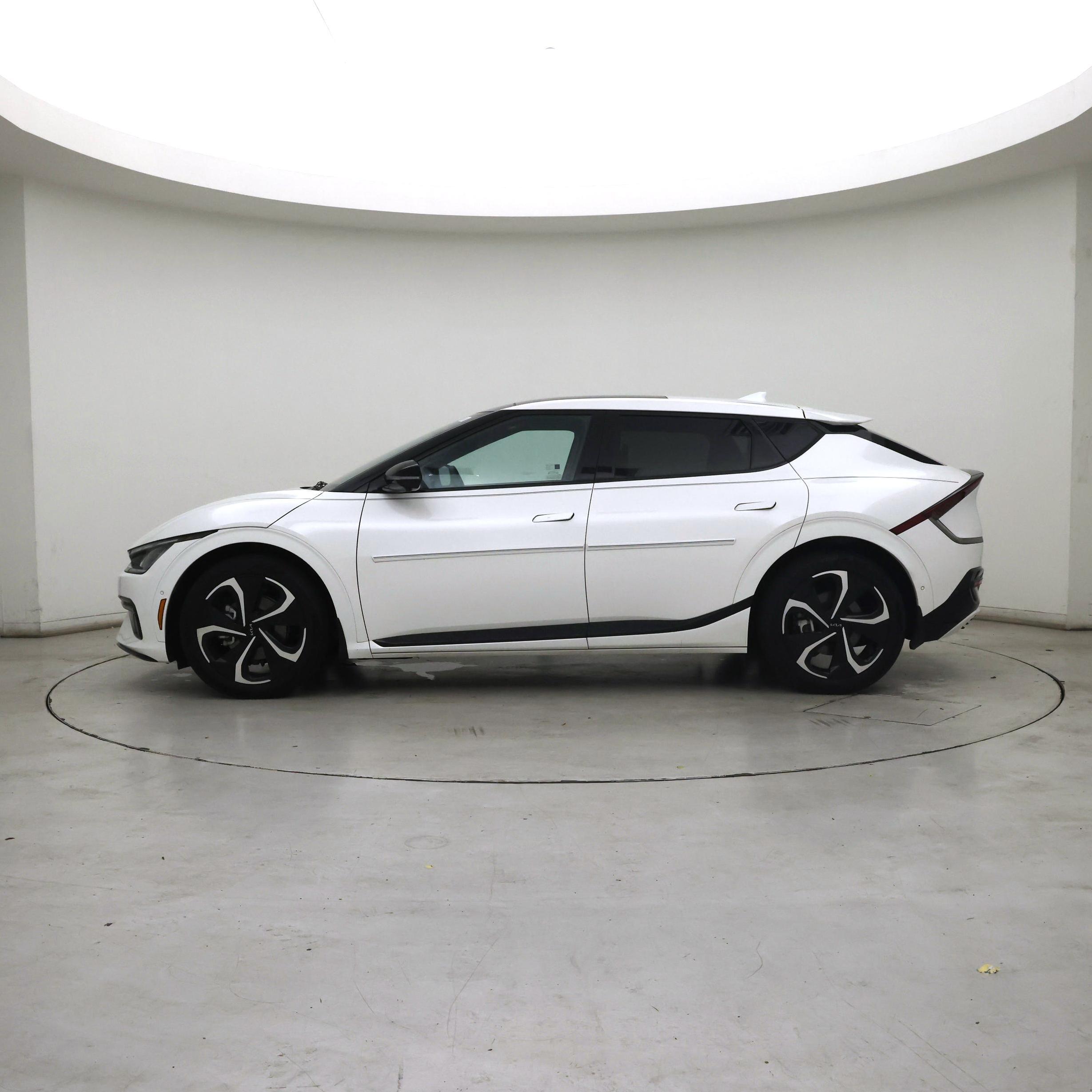 Thumbnail: 2024 Kia EV6 - 3