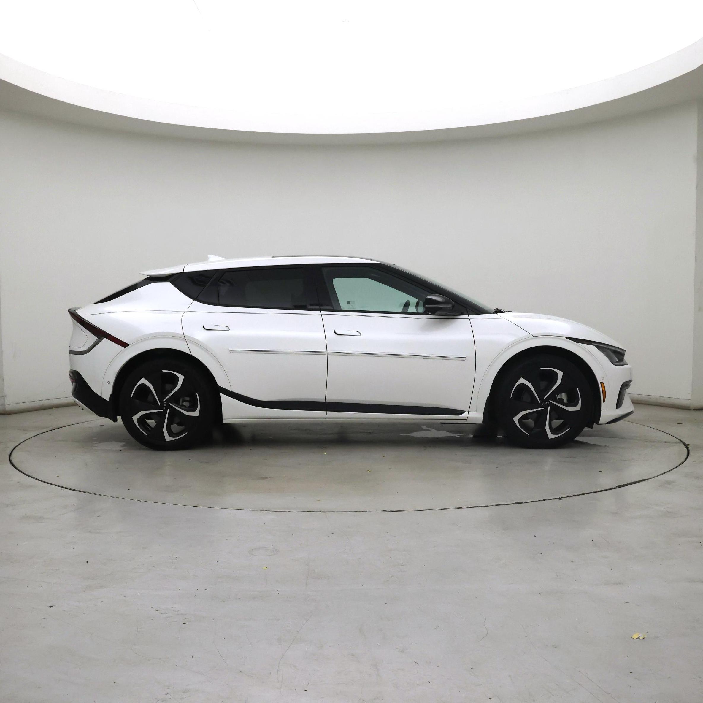 Thumbnail: 2024 Kia EV6 - 7