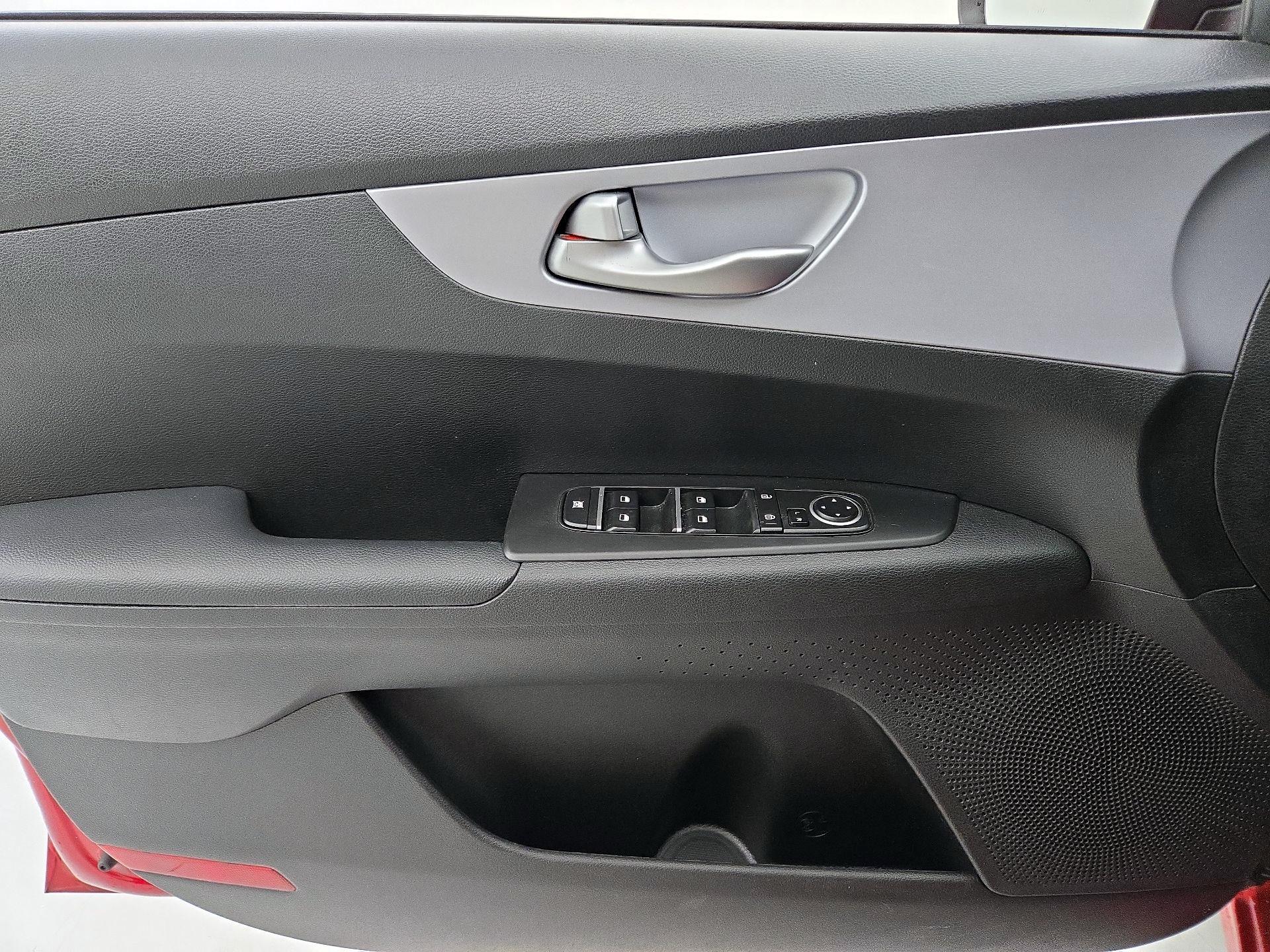 Thumbnail: 2024 Kia Forte - 12