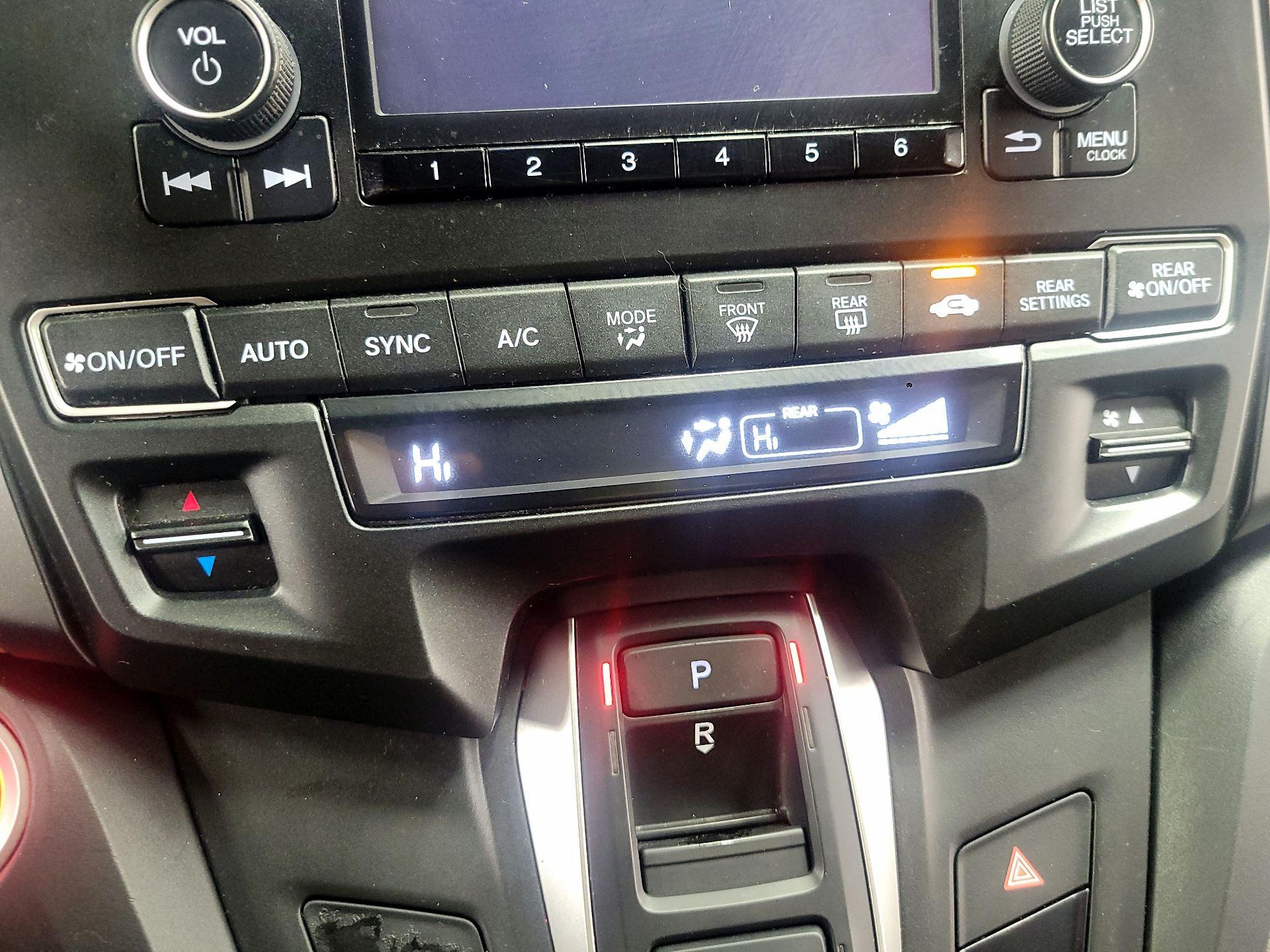 Thumbnail: 2019 Honda Odyssey - 16