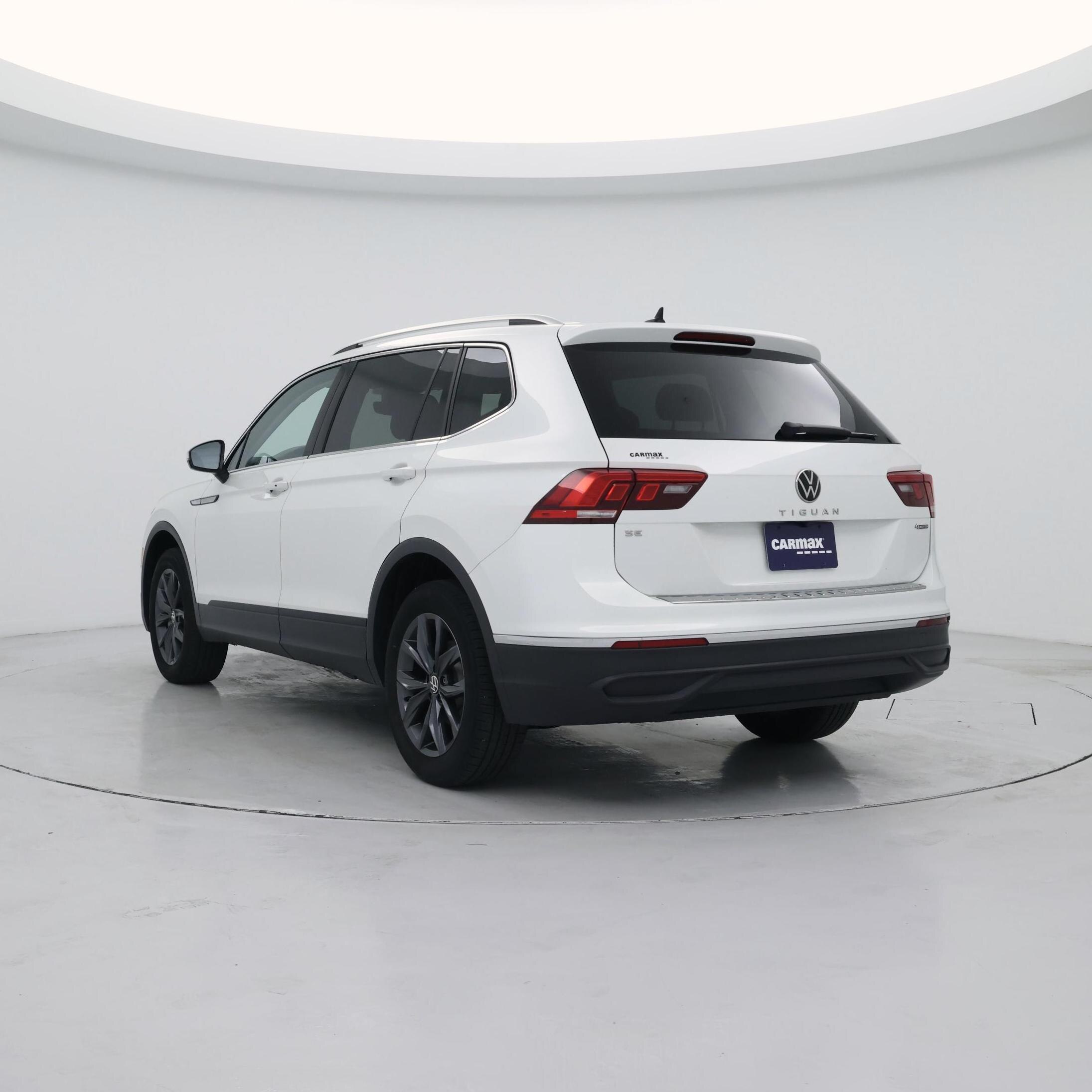 Thumbnail: 2023 Volkswagen Tiguan - 2