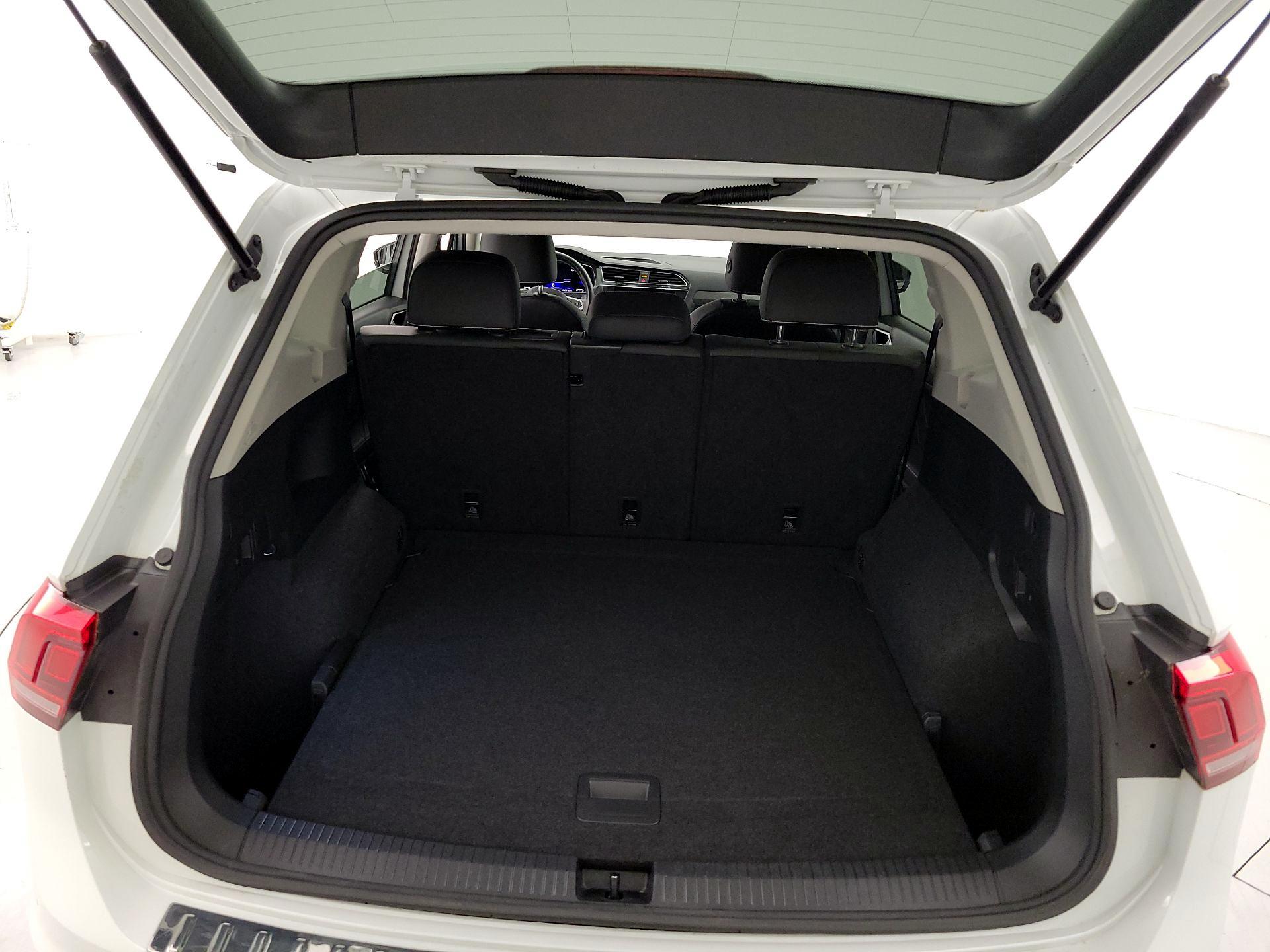Thumbnail: 2023 Volkswagen Tiguan - 20