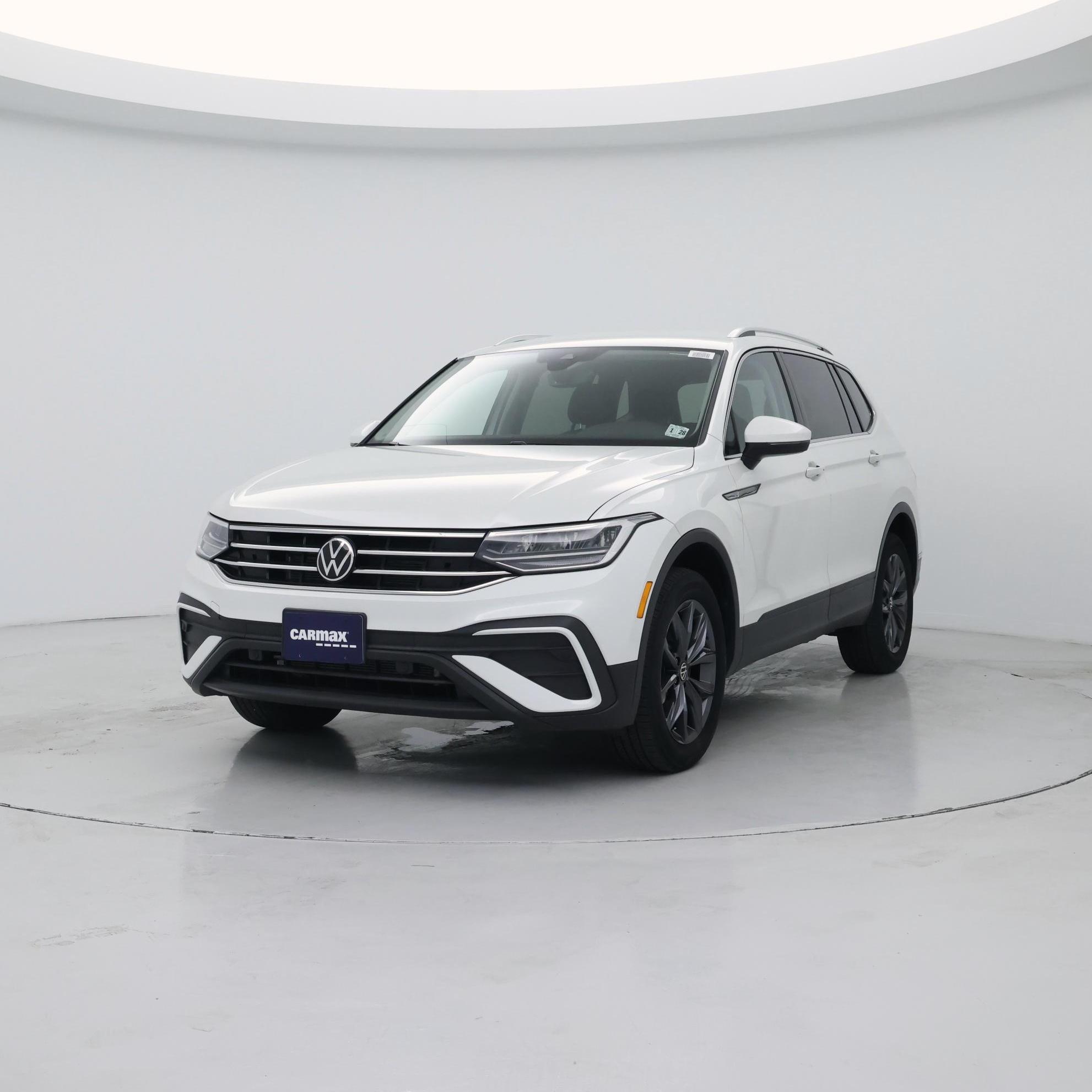Thumbnail: 2023 Volkswagen Tiguan - 4