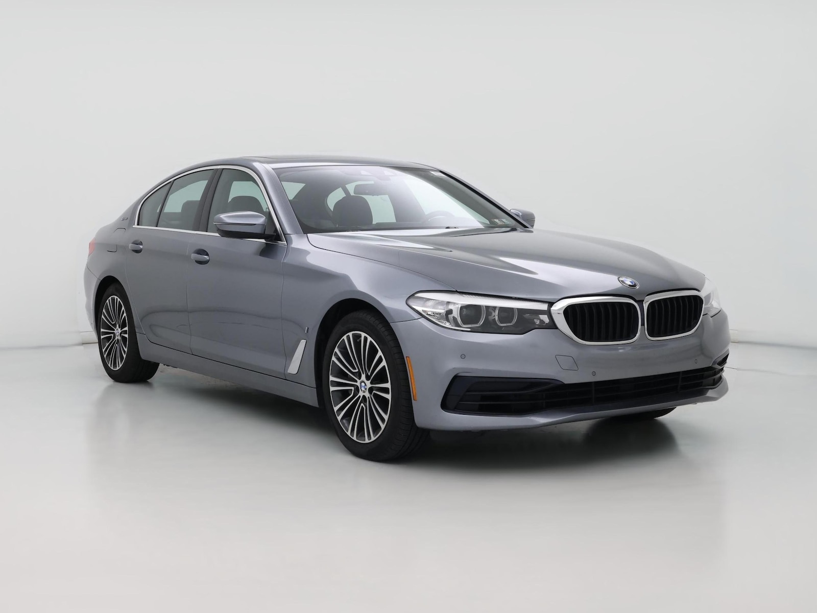 2019 BMW 5 Series 530e - Photo 1