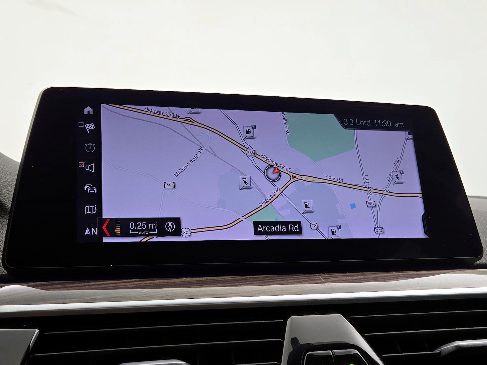 2019 BMW 5 Series 530e - Photo 15
