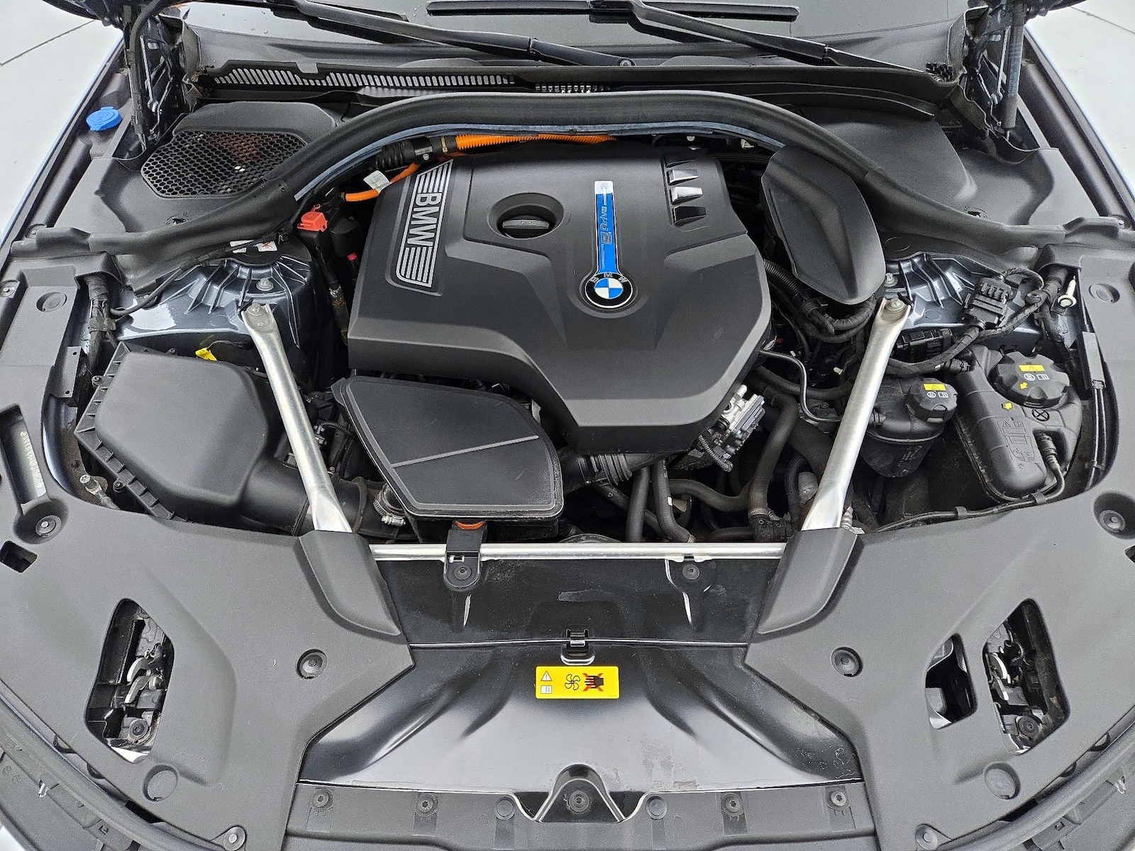 2019 BMW 5 Series 530e - Photo 24