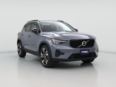 2023 Volvo XC40 B5 Plus Dark Theme
