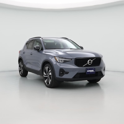 2023 Volvo XC40 B5 Plus Dark Theme