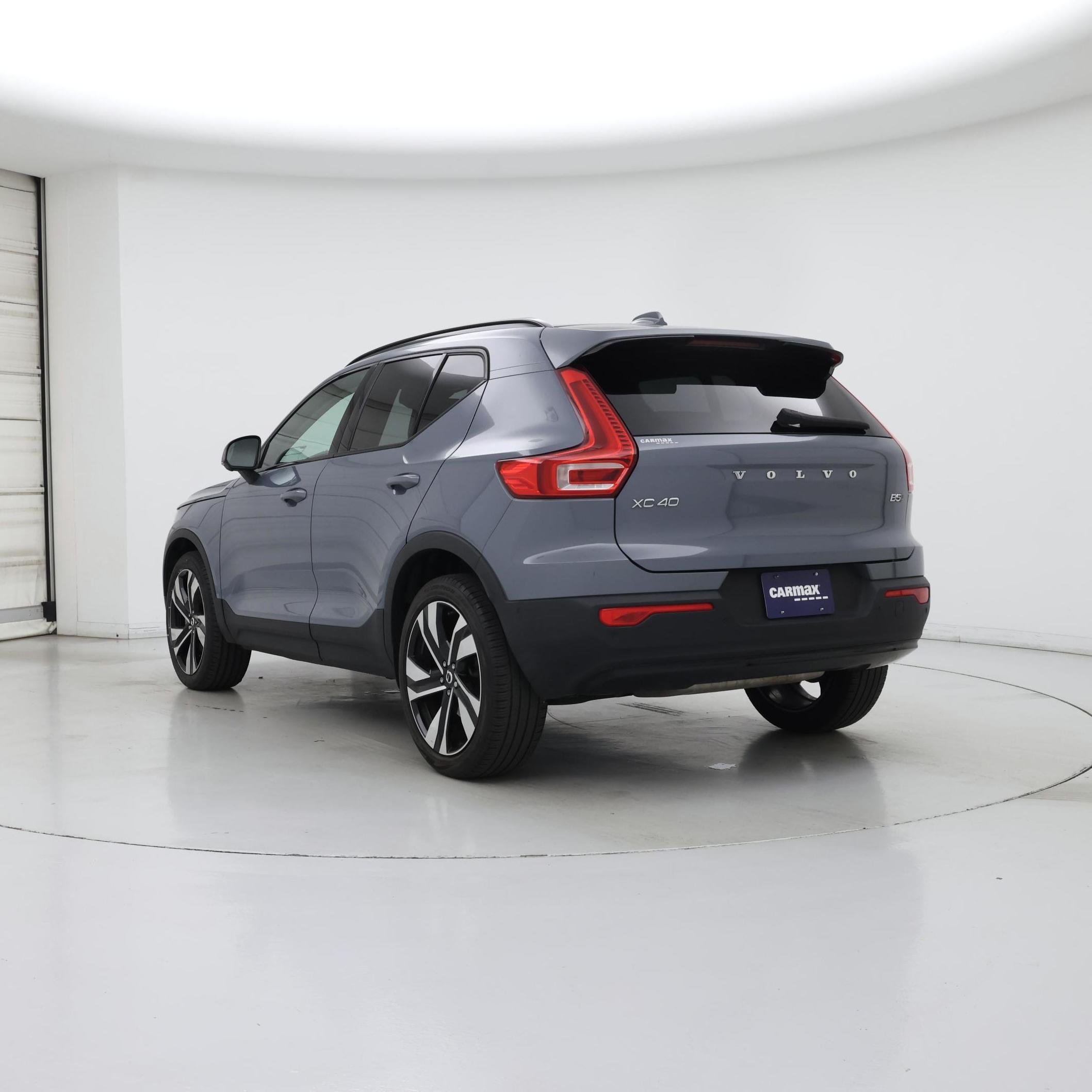 Thumbnail: 2023 Volvo XC40 - 2