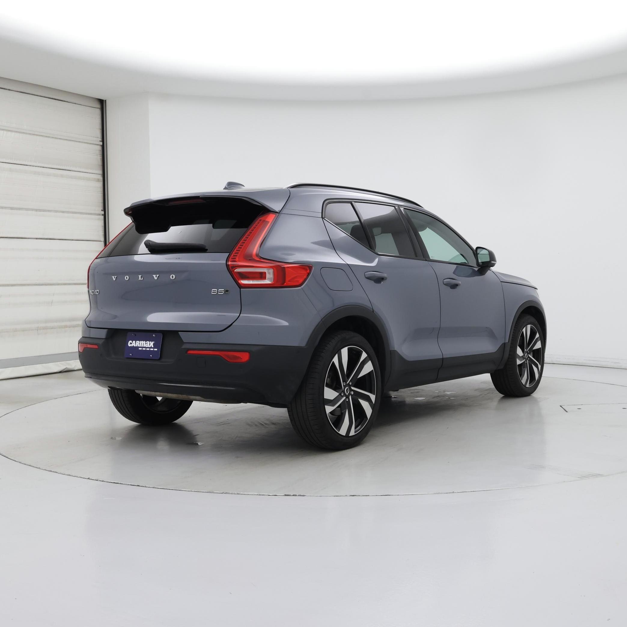 Thumbnail: 2023 Volvo XC40 - 8
