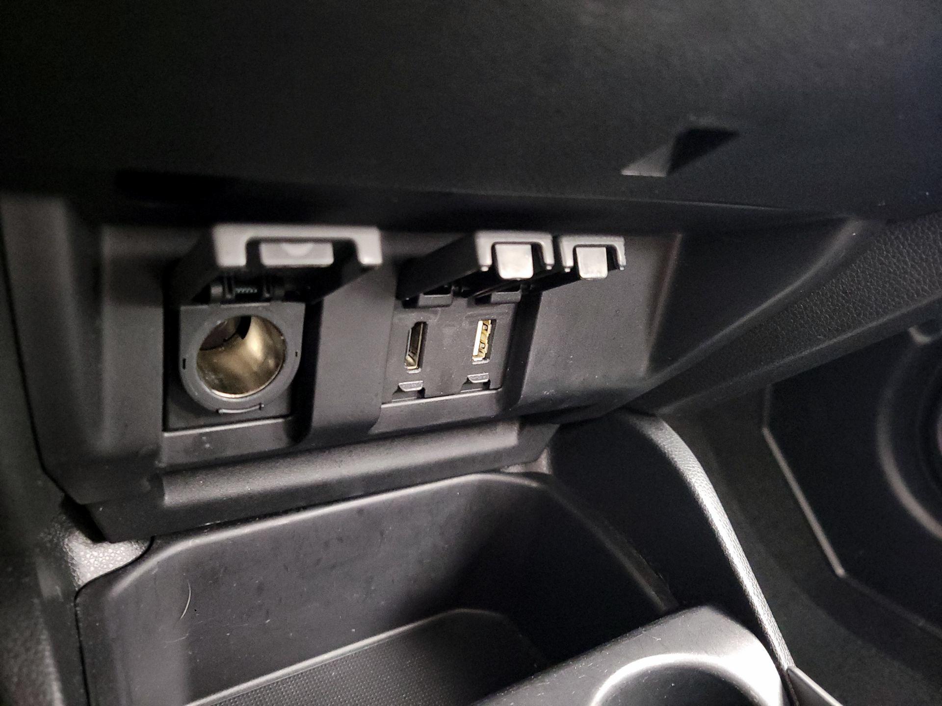 Thumbnail: 2015 Honda Fit - 18