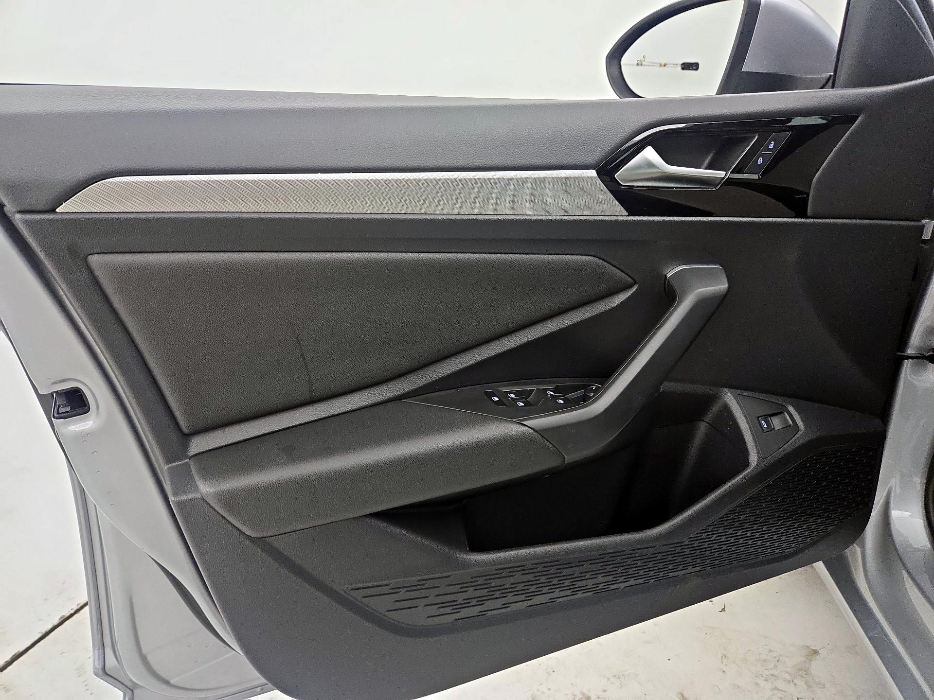 Thumbnail: 2020 Volkswagen Jetta - 12