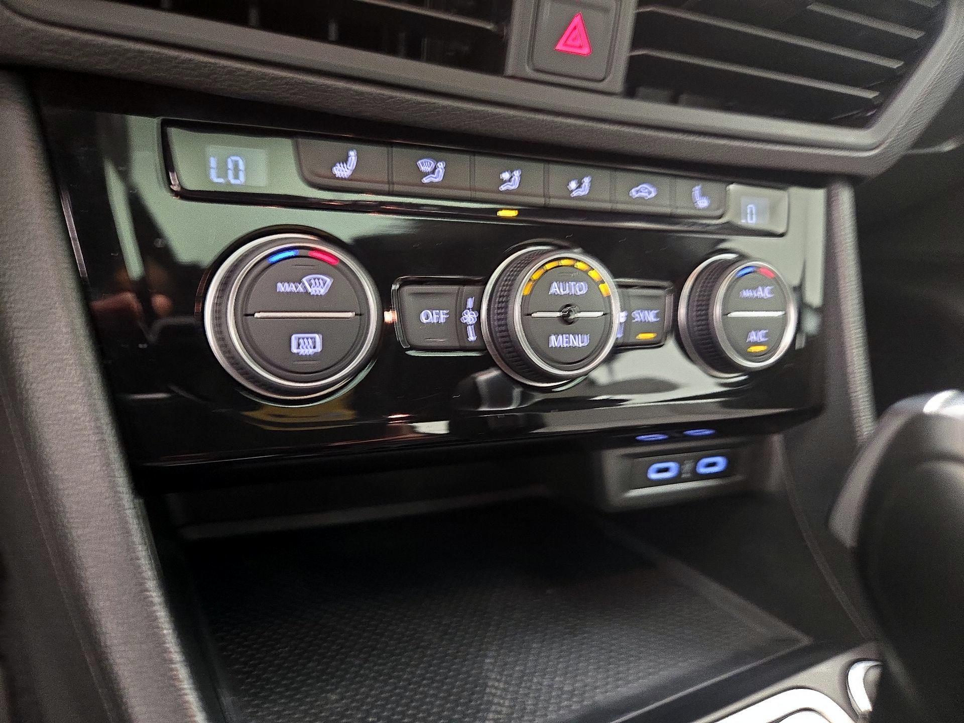 Thumbnail: 2020 Volkswagen Jetta - 16