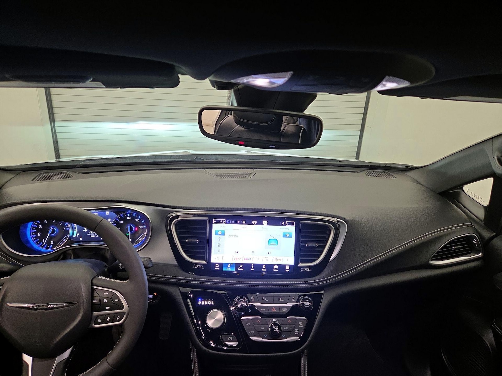 2026 Chrysler Pacifica Limited - Photo 10