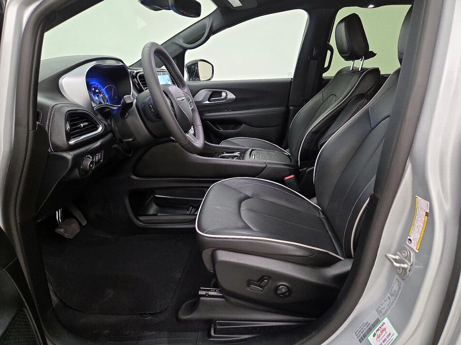 2026 Chrysler Pacifica Limited - Photo 12