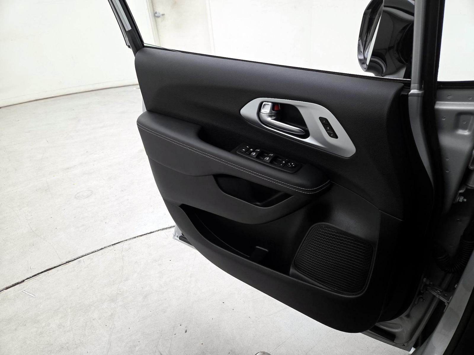 2026 Chrysler Pacifica Limited - Photo 13