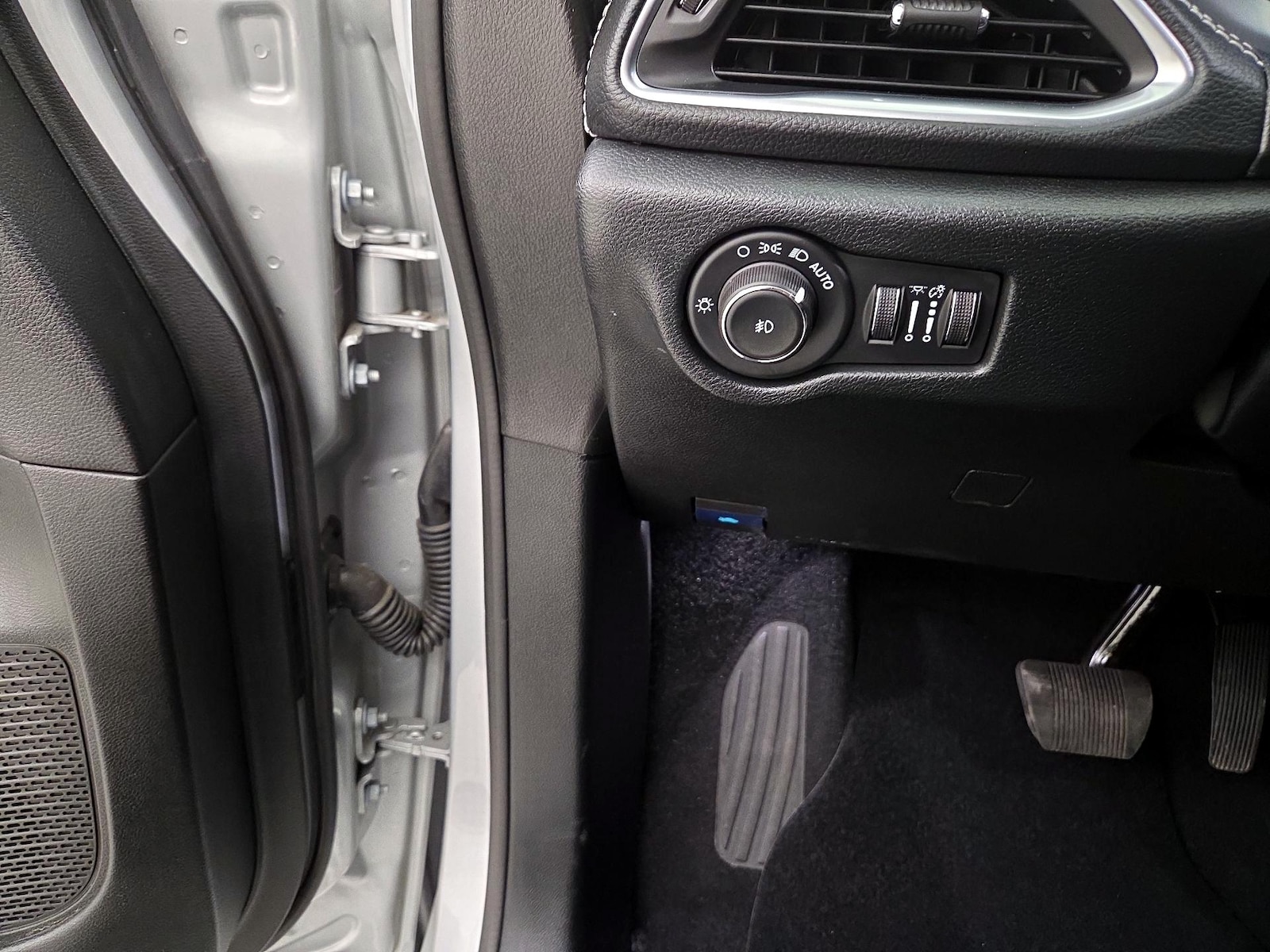 2026 Chrysler Pacifica Limited - Photo 14