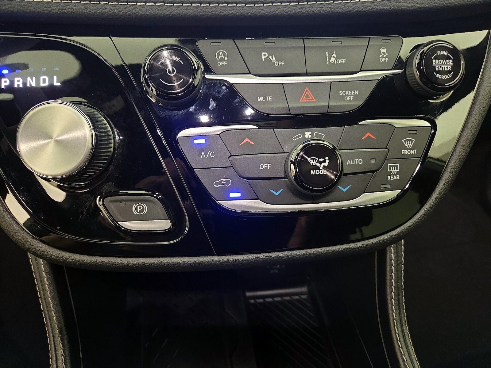 2026 Chrysler Pacifica Limited - Photo 17