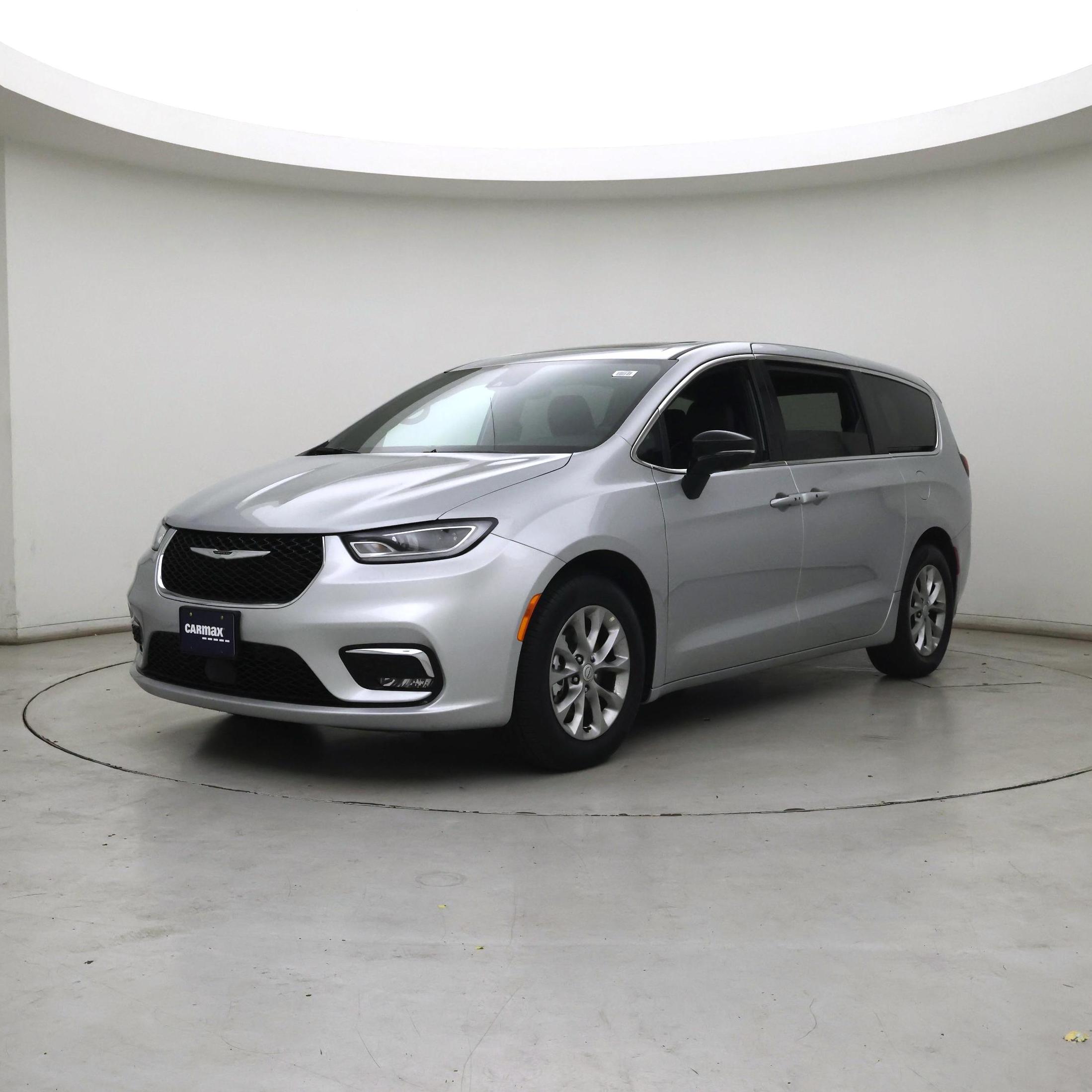 Thumbnail: 2026 Chrysler Pacifica - 4