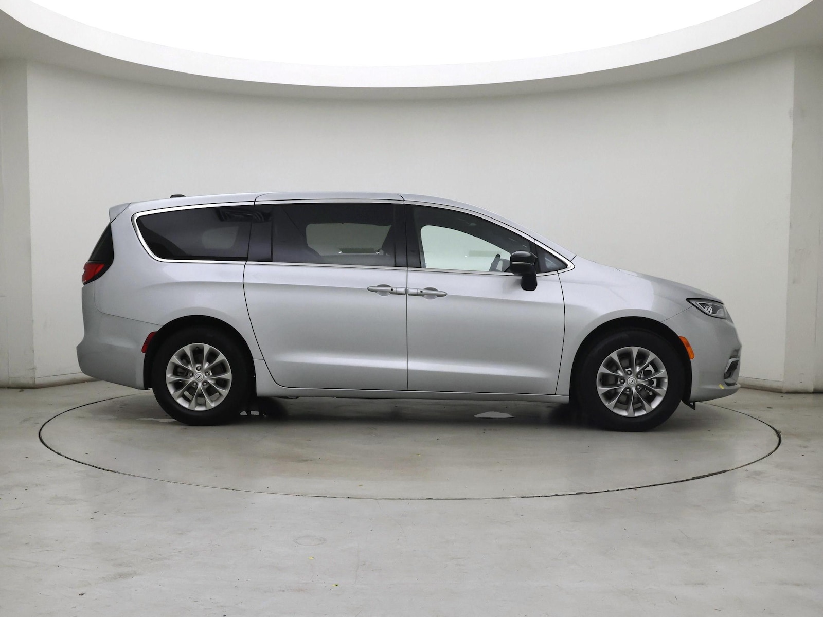 2026 Chrysler Pacifica Limited - Photo 8