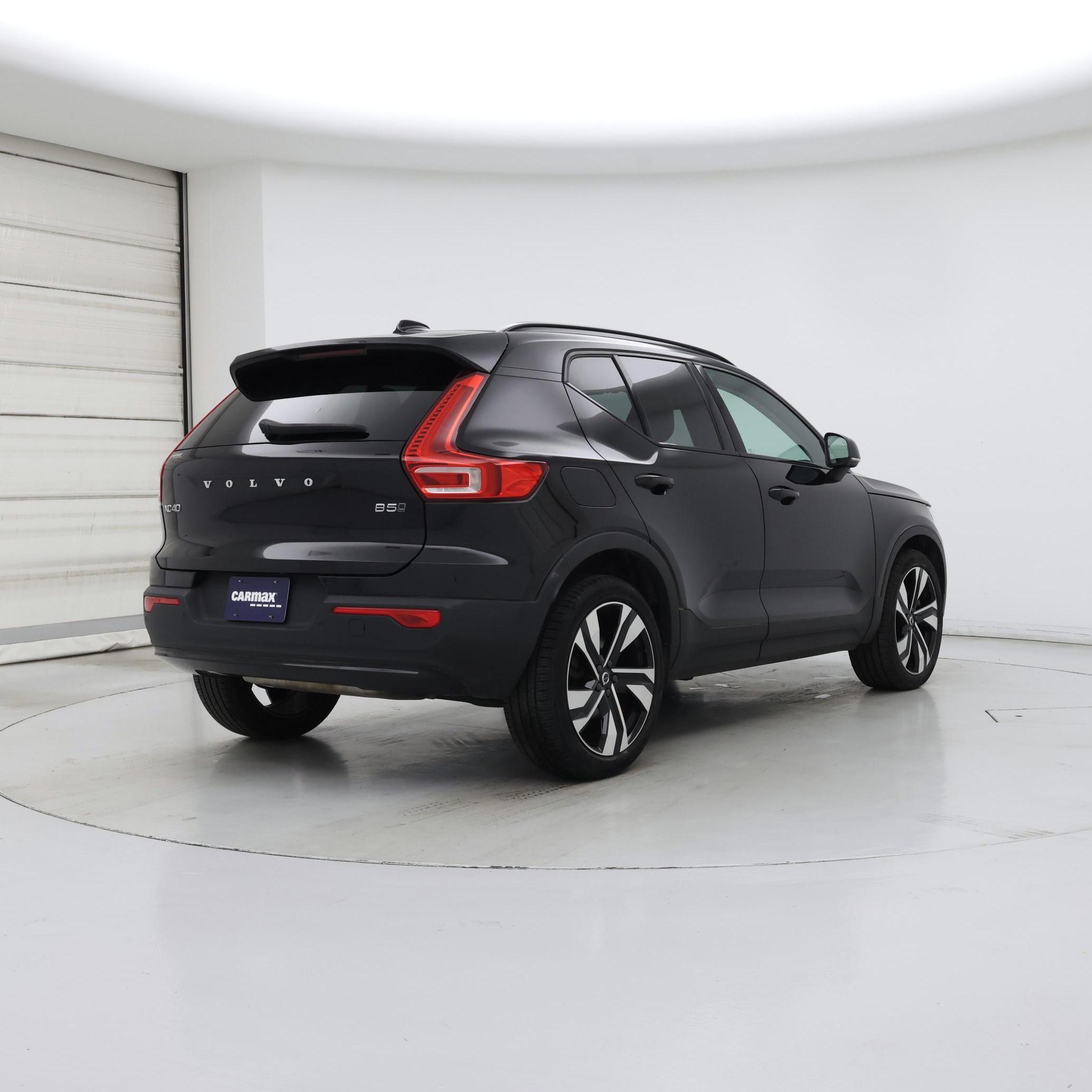 Thumbnail: 2023 Volvo XC40 - 8
