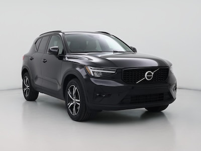 2023 Volvo XC40 B5 Plus Dark Theme