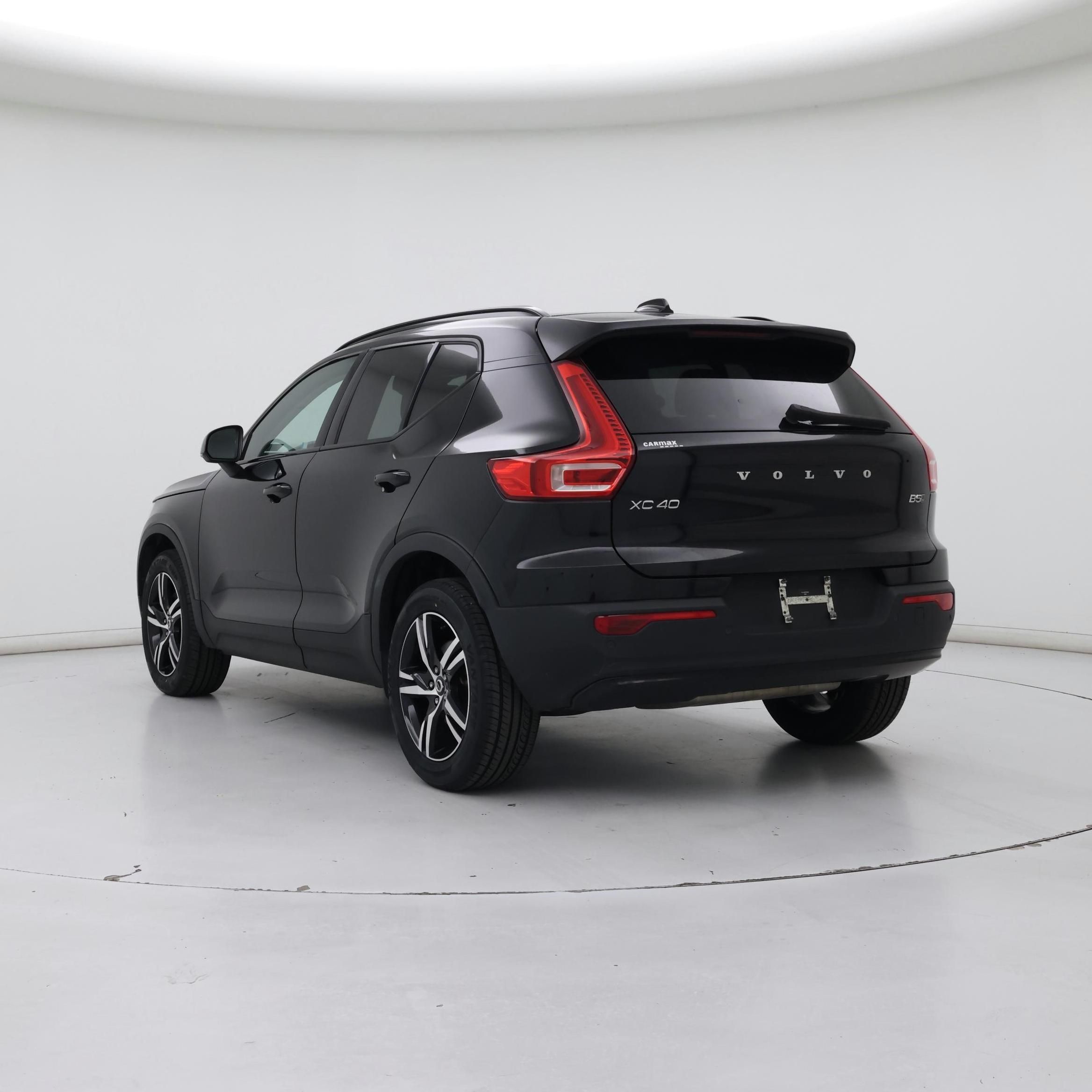 Thumbnail: 2023 Volvo XC40 - 2